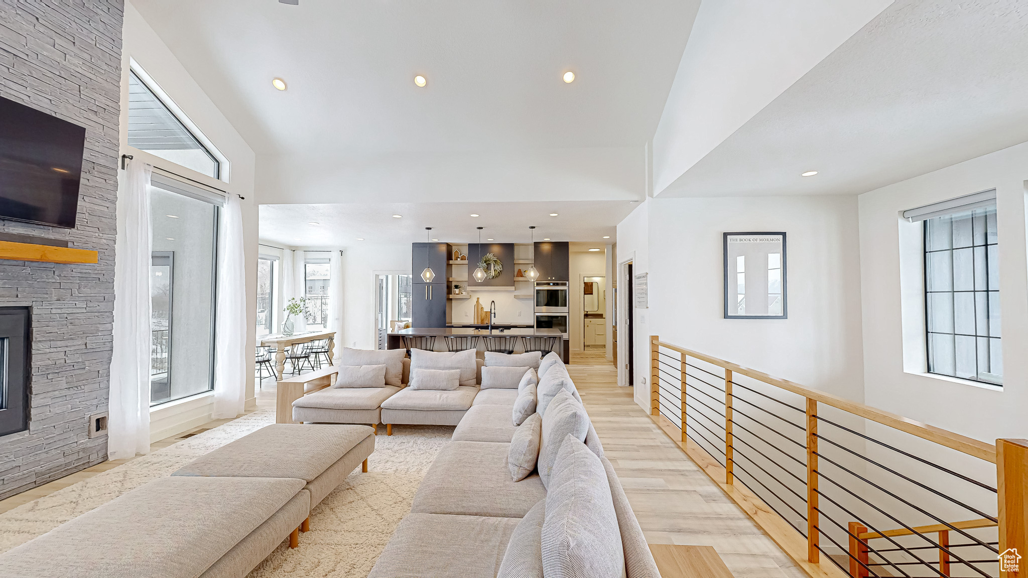 1244 N WASHOUGAL