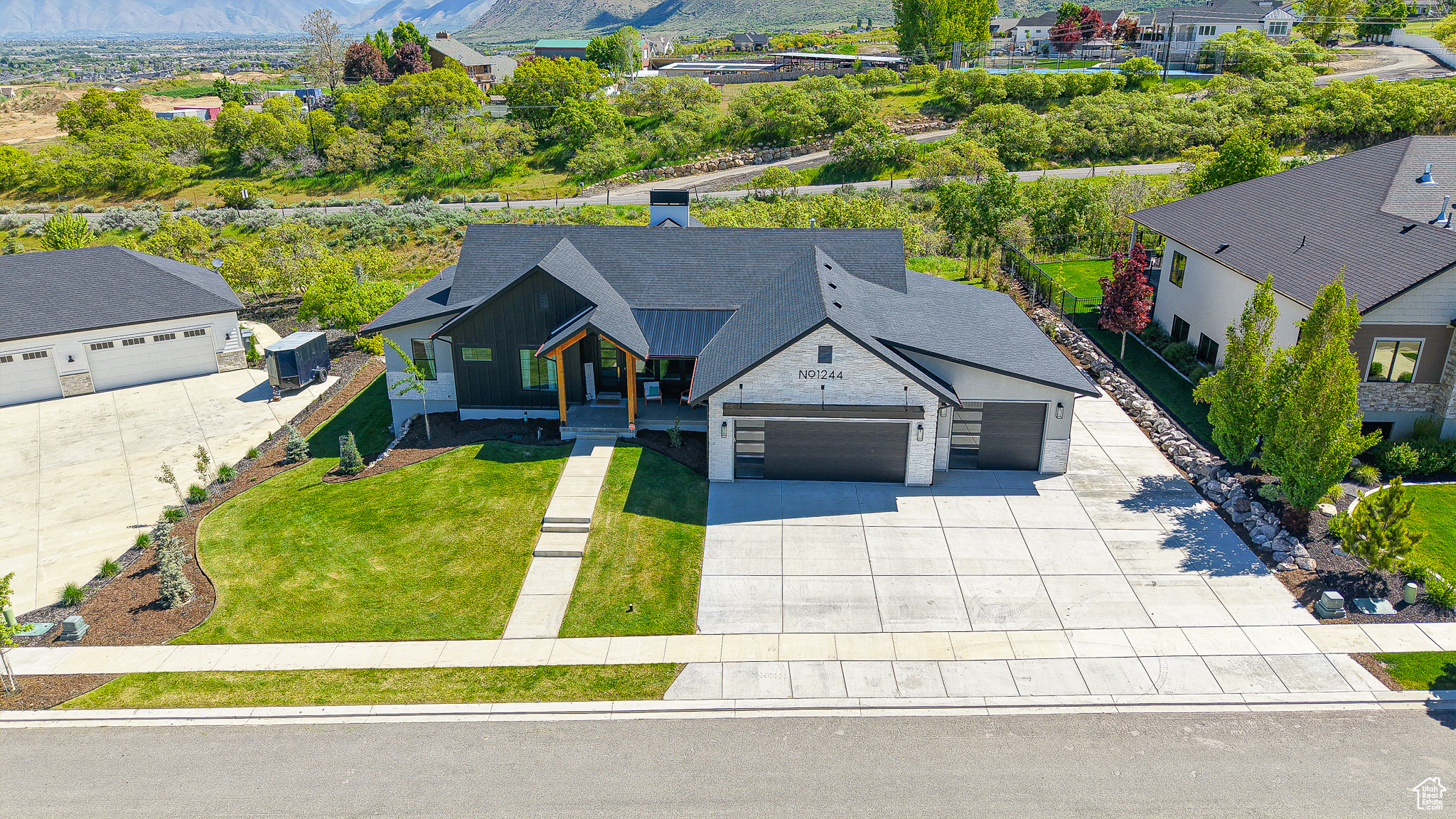 1244 N WASHOUGAL