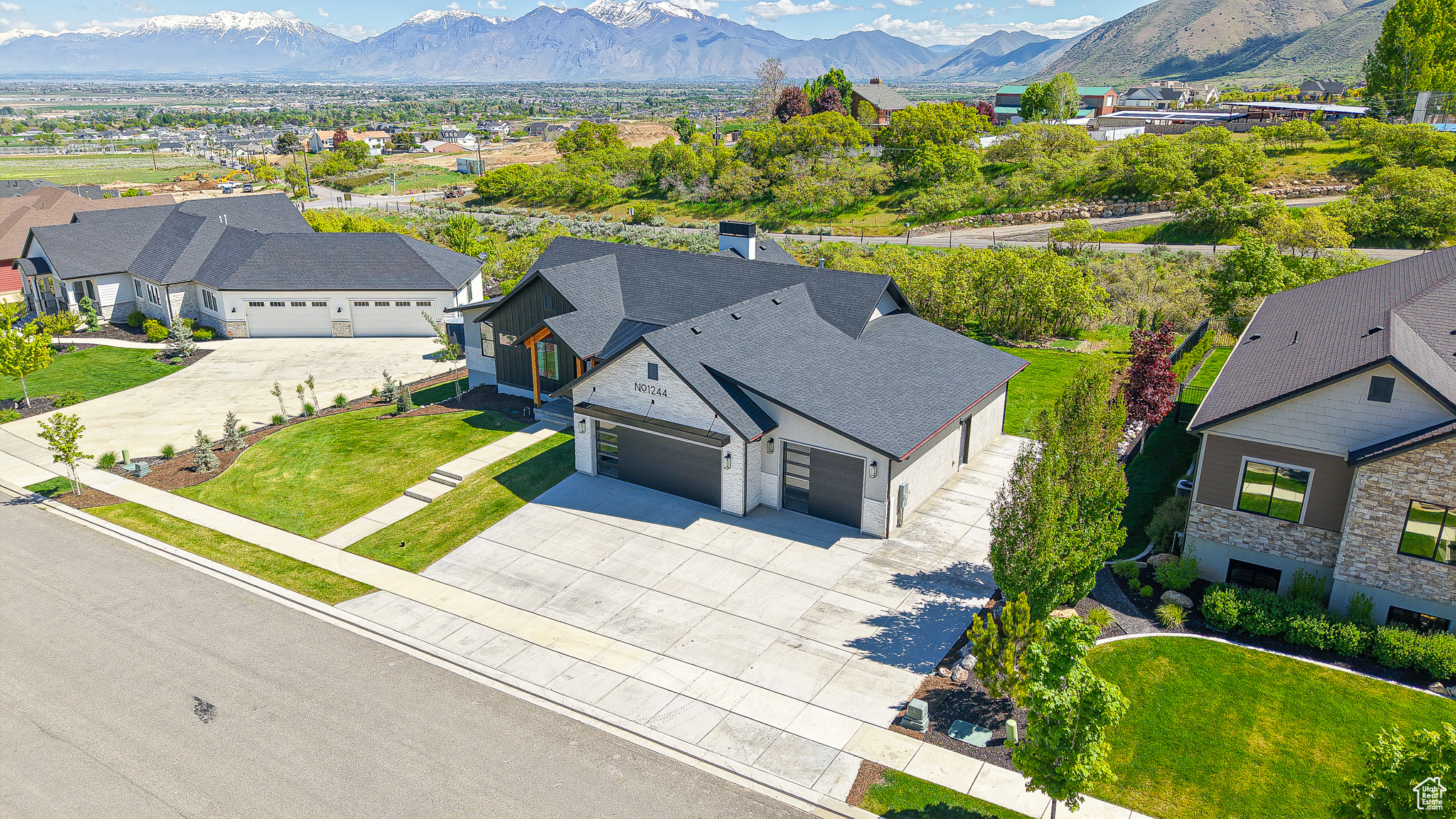 1244 N WASHOUGAL