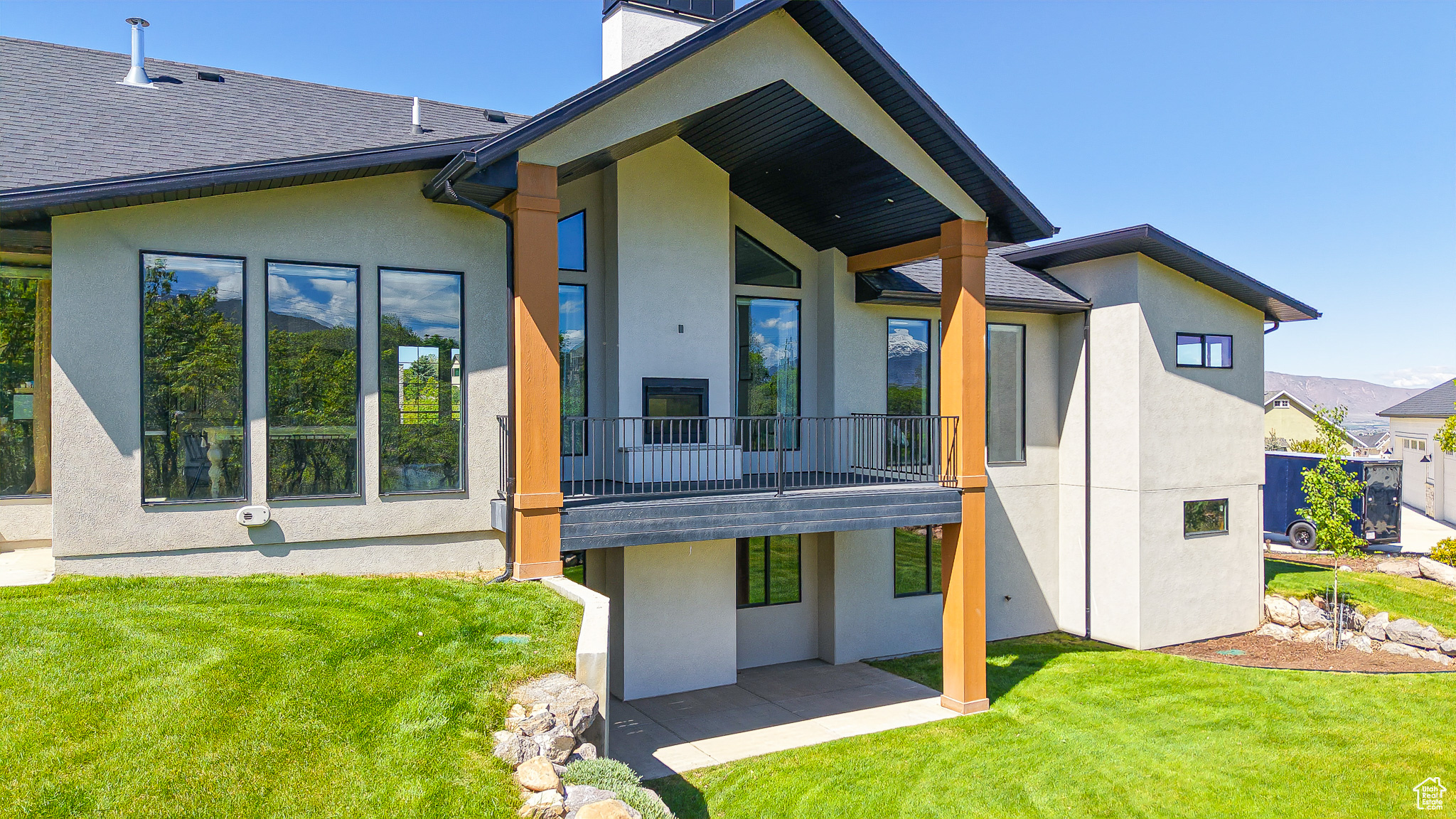 1244 N WASHOUGAL
