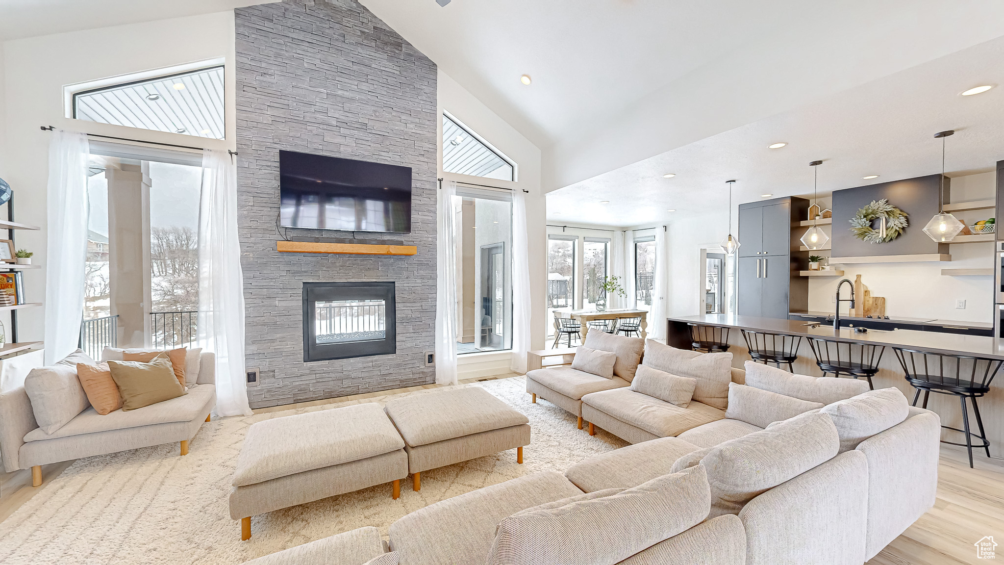 1244 N WASHOUGAL