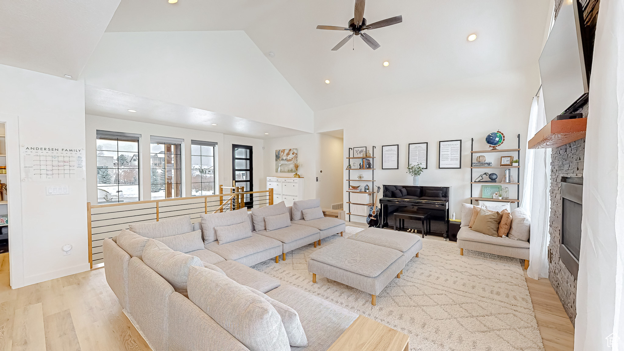 1244 N WASHOUGAL