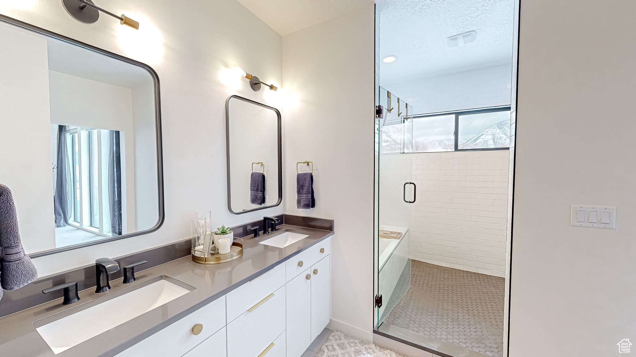 1244 N WASHOUGAL