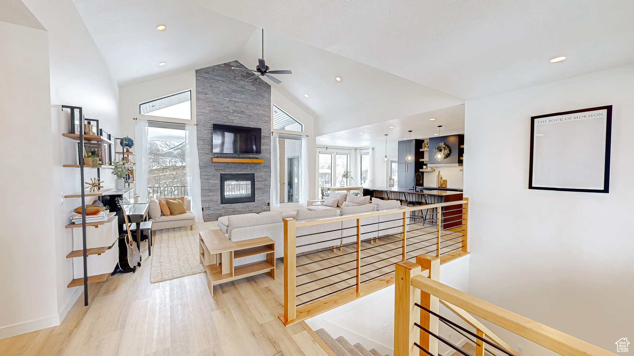 1244 N WASHOUGAL