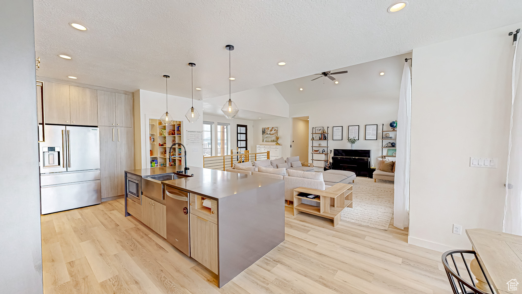 1244 N WASHOUGAL