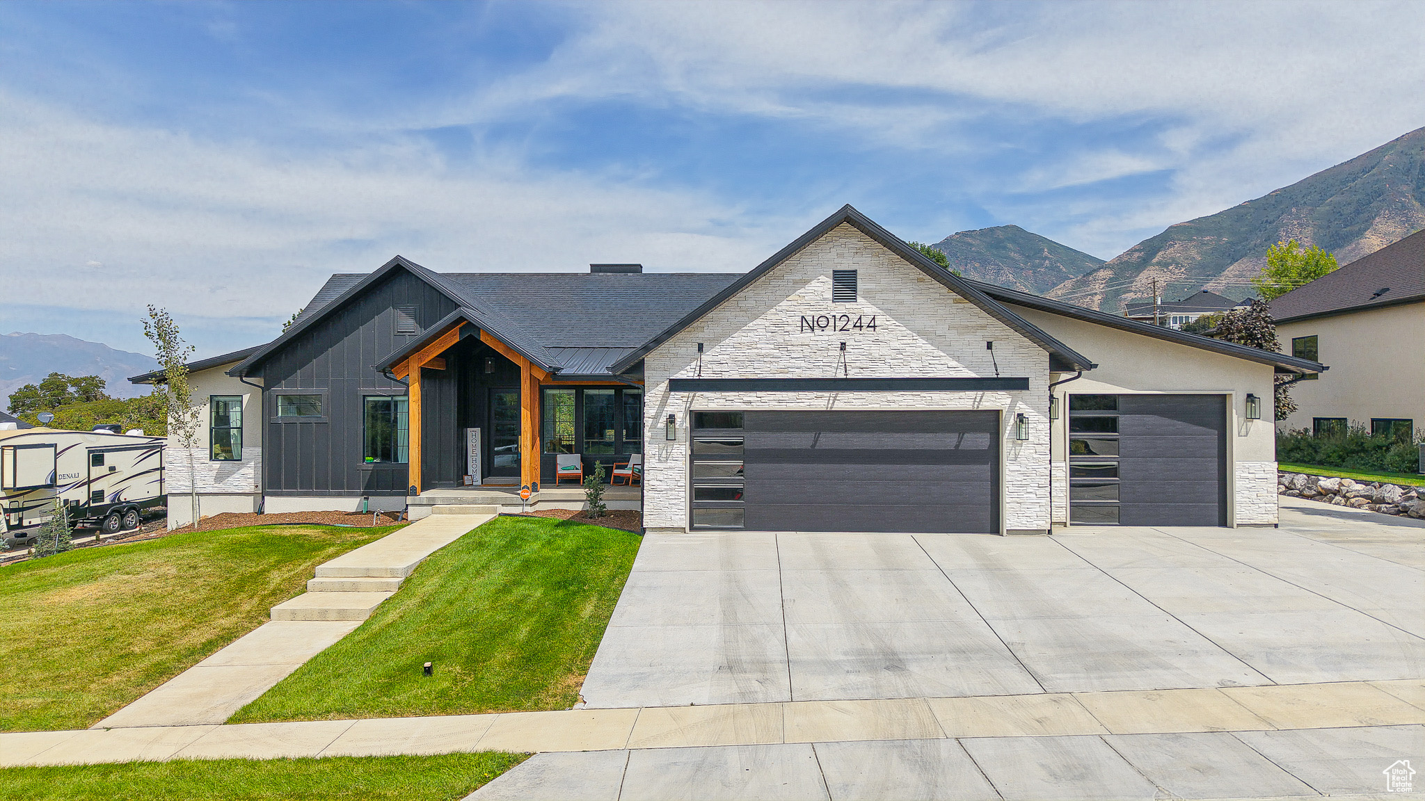 1244 N WASHOUGAL
