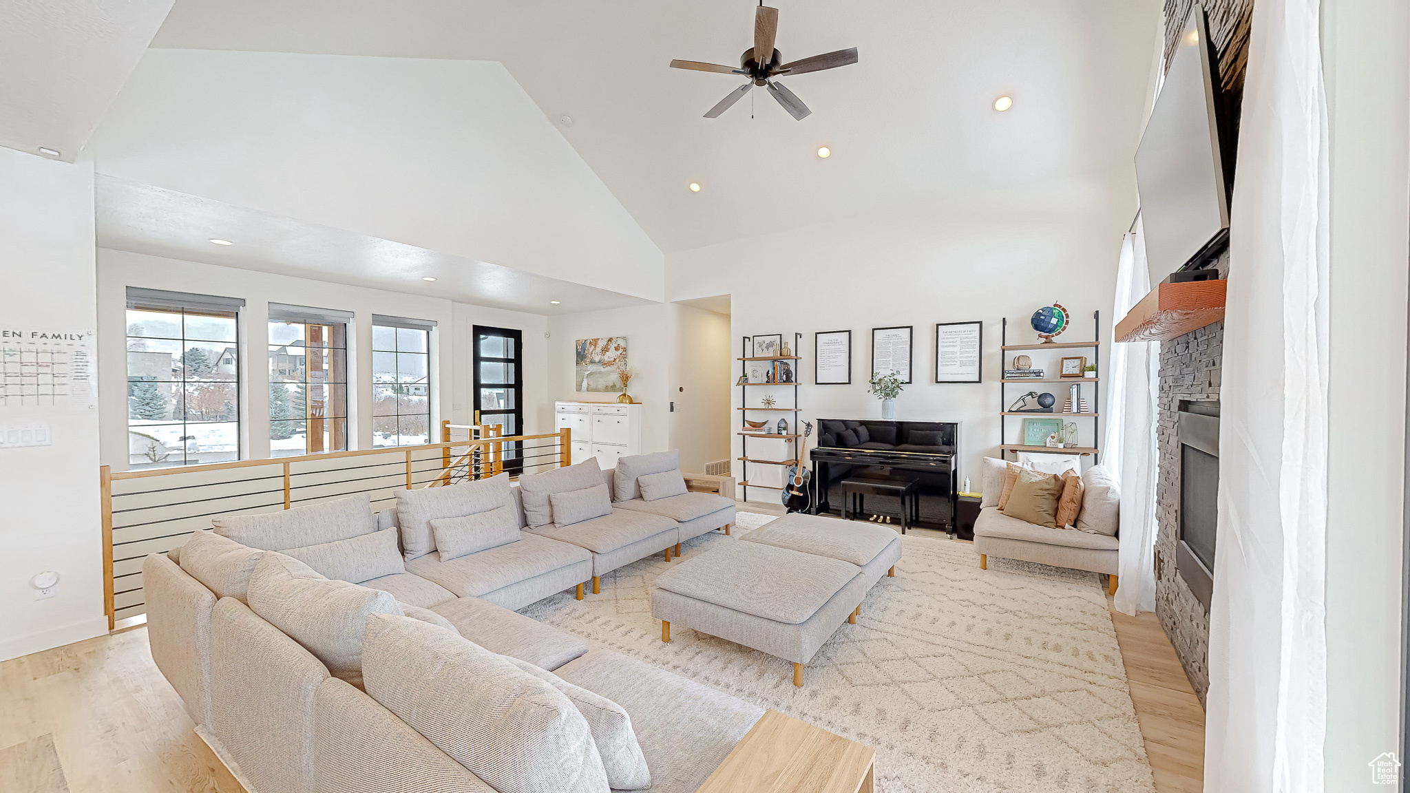 1244 N WASHOUGAL