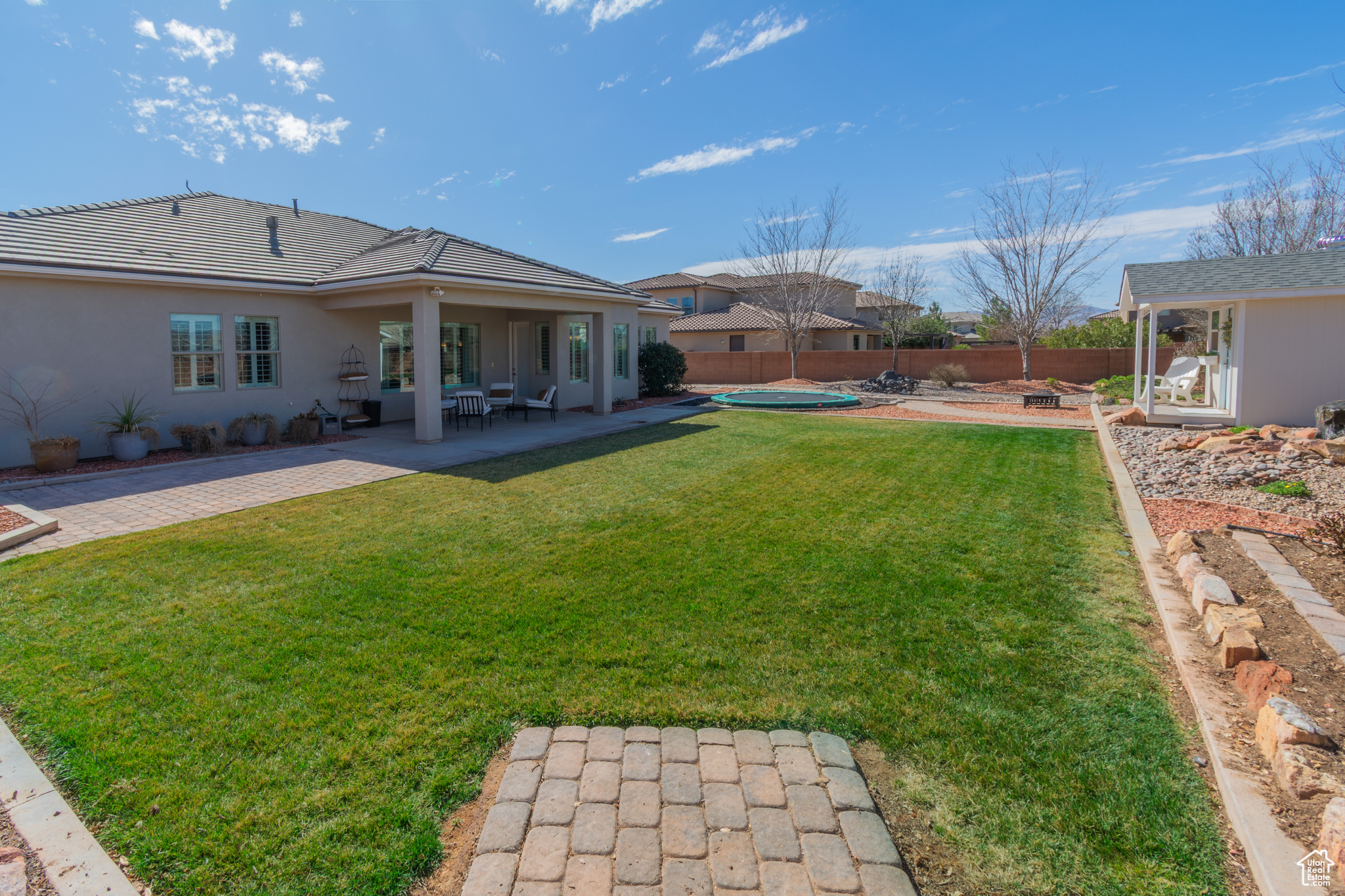152 W SAGE LN