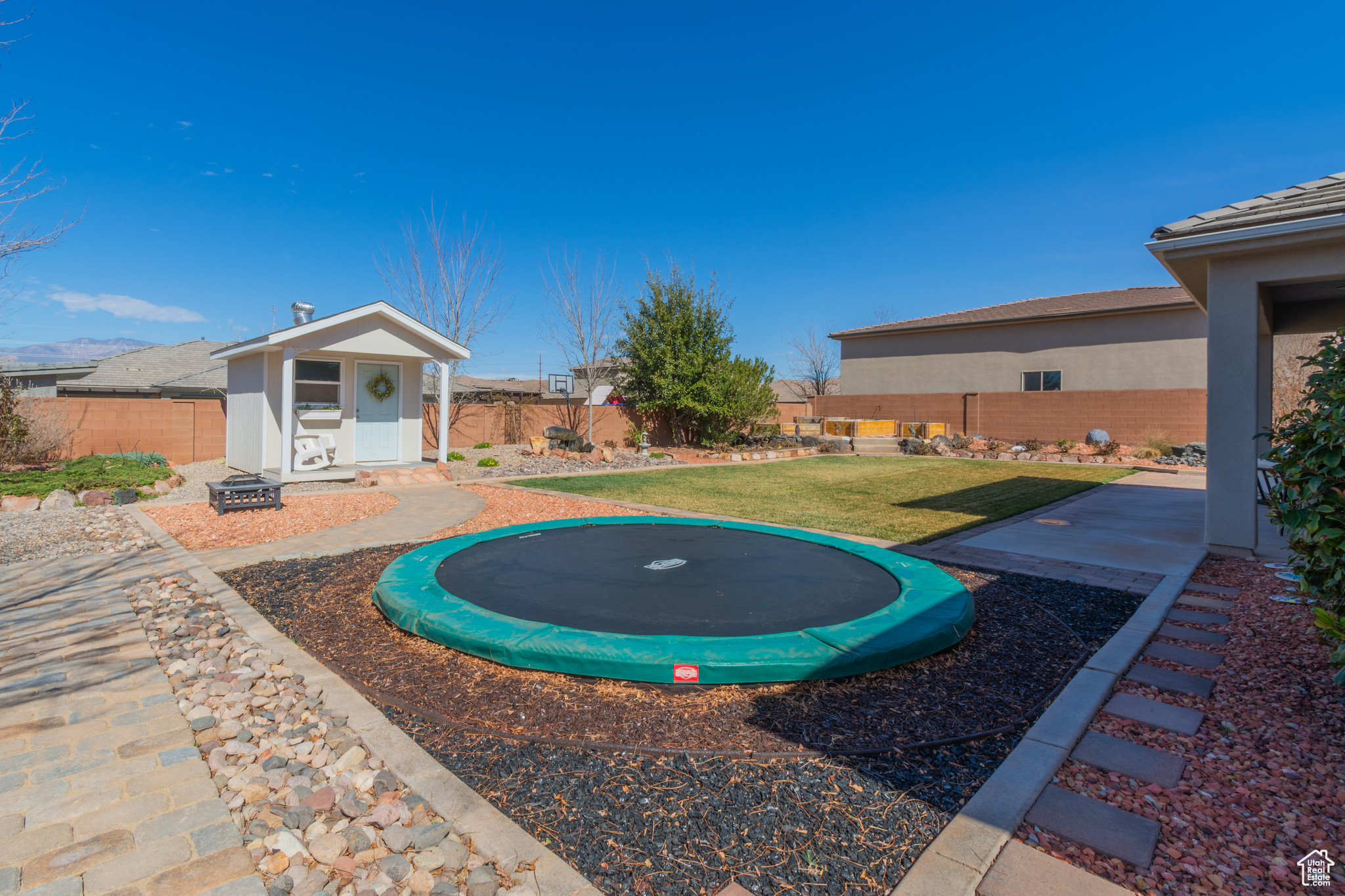 152 W SAGE LN