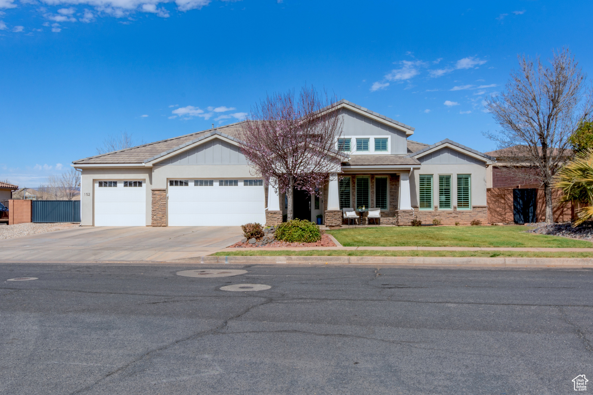 152 W SAGE LN