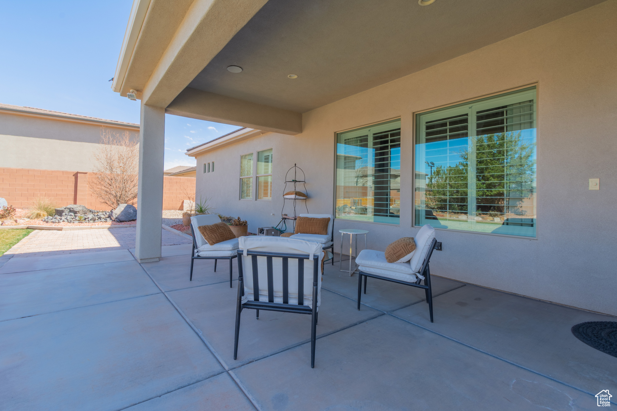 152 W SAGE LN