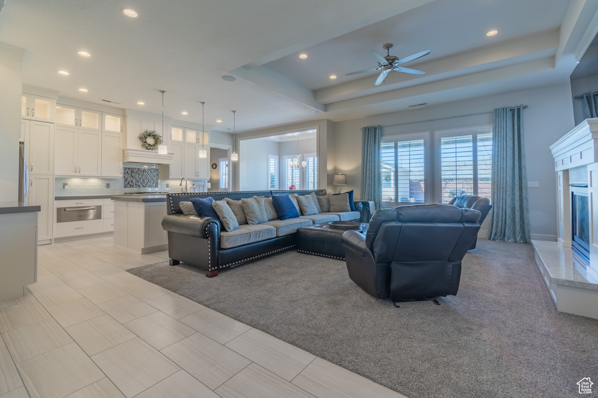 152 W SAGE LN