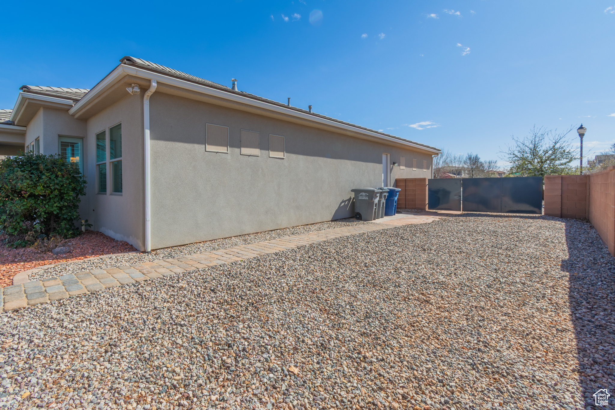 152 W SAGE LN