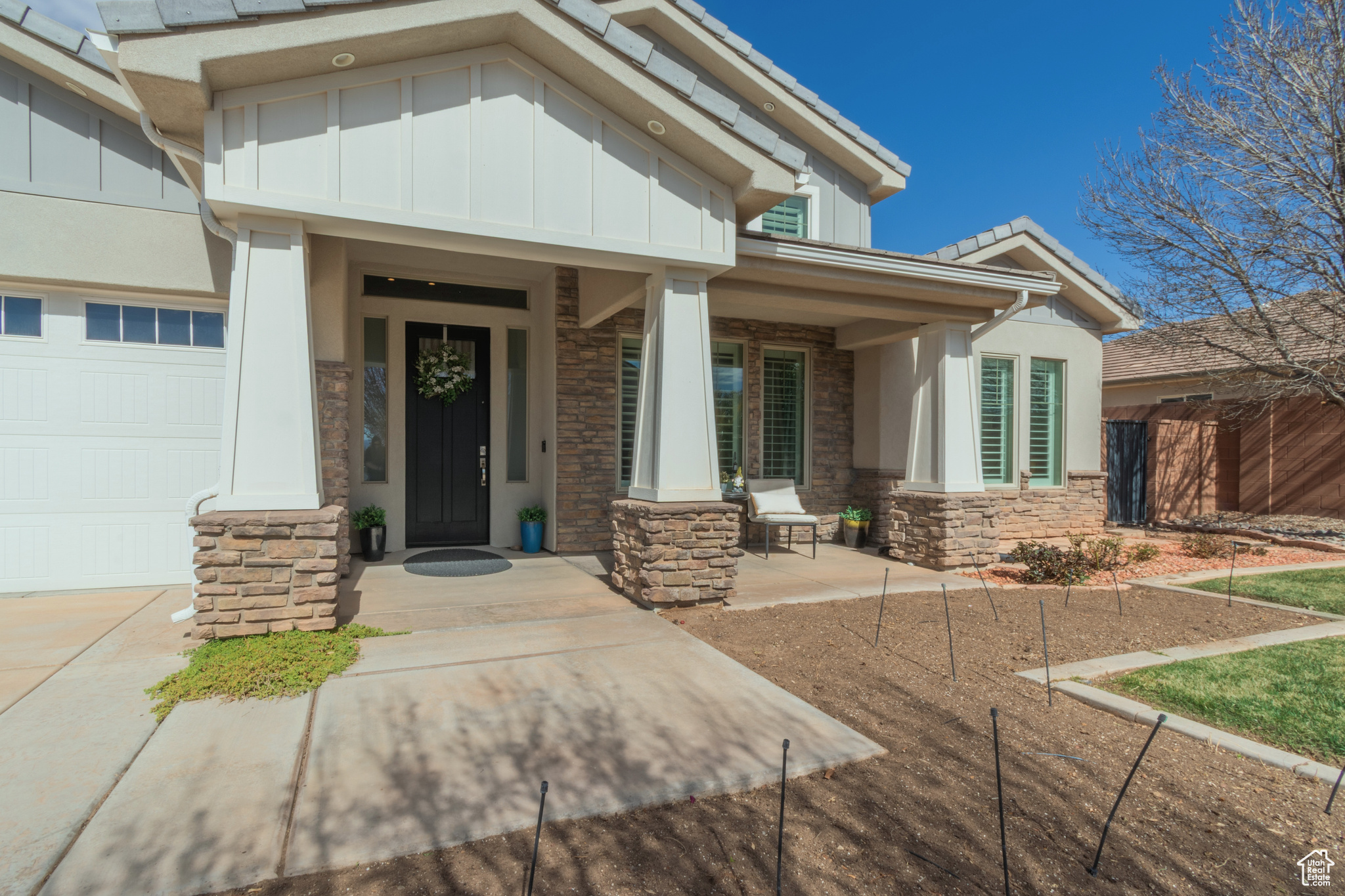 152 W SAGE LN