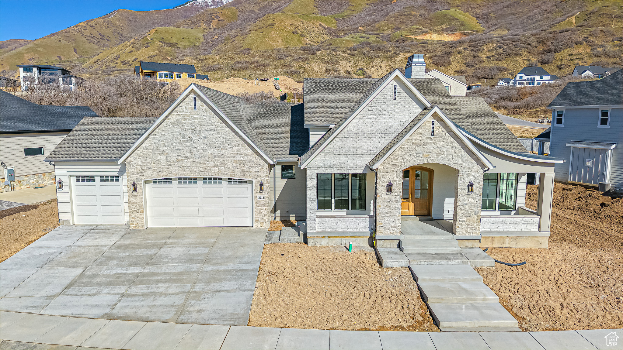 3513 S MAPLETON DR