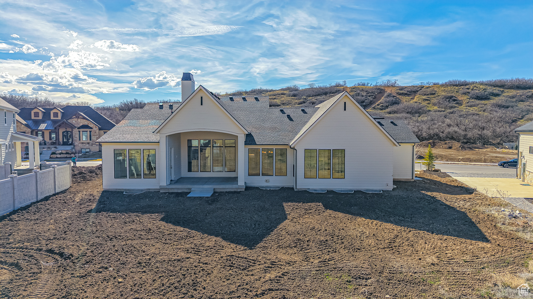 3513 S MAPLETON DR