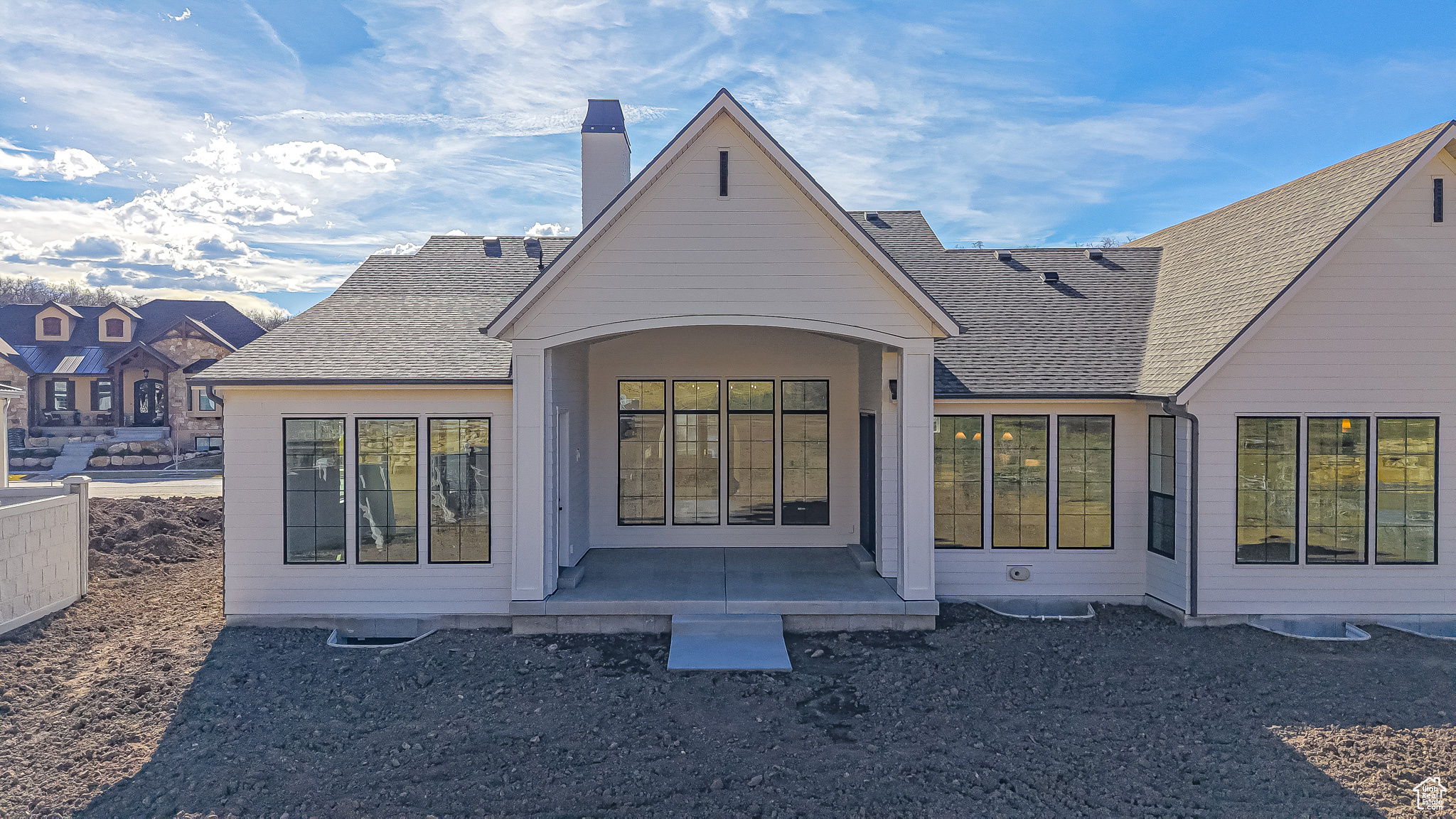 3513 S MAPLETON DR