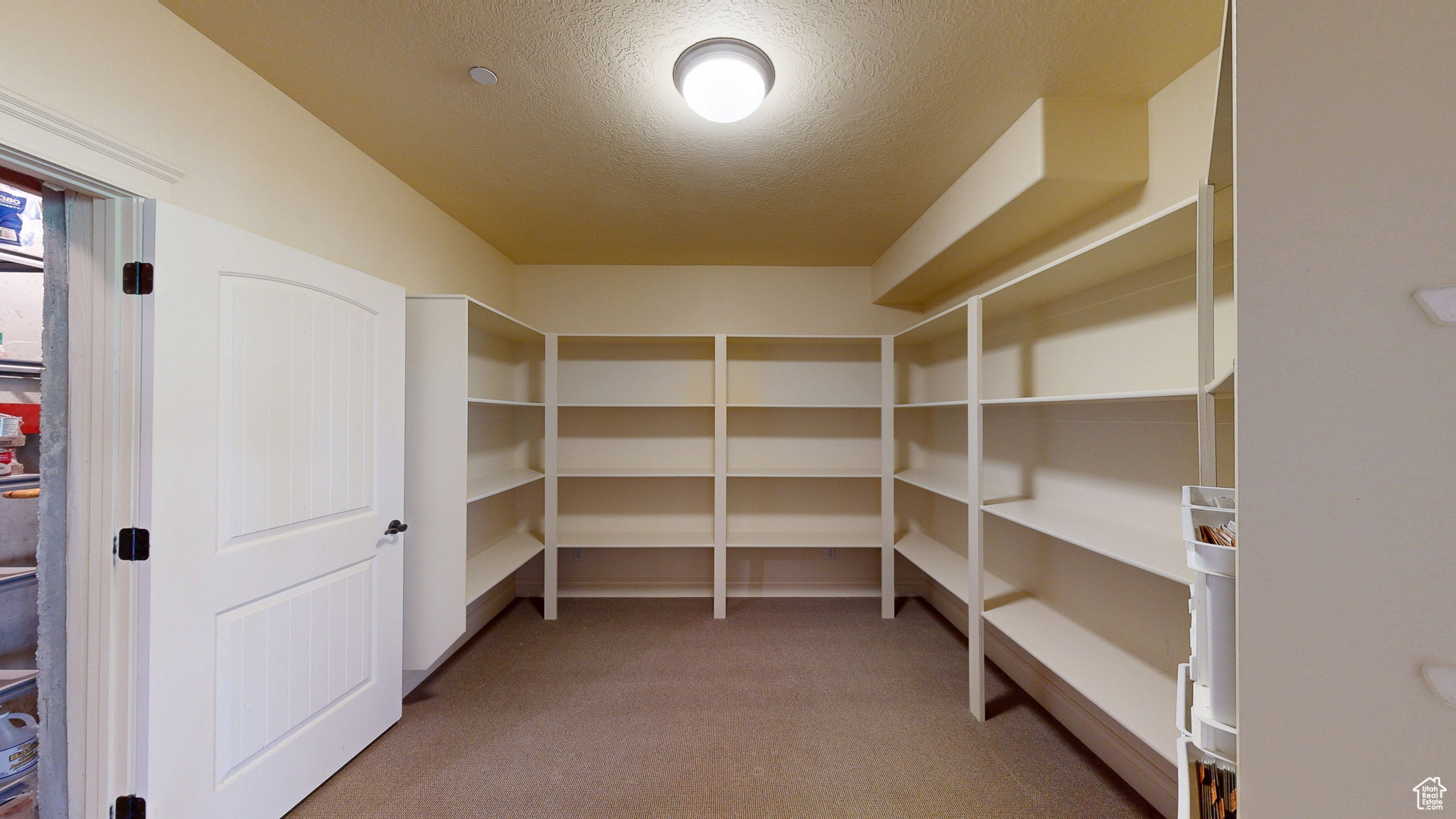 680 S OAK DR