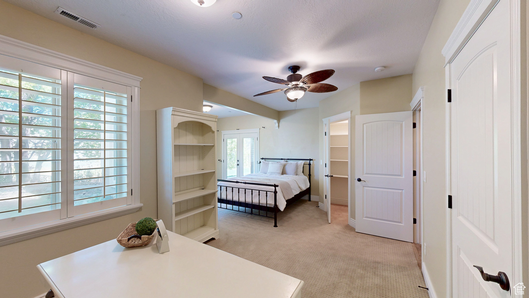 680 S OAK DR