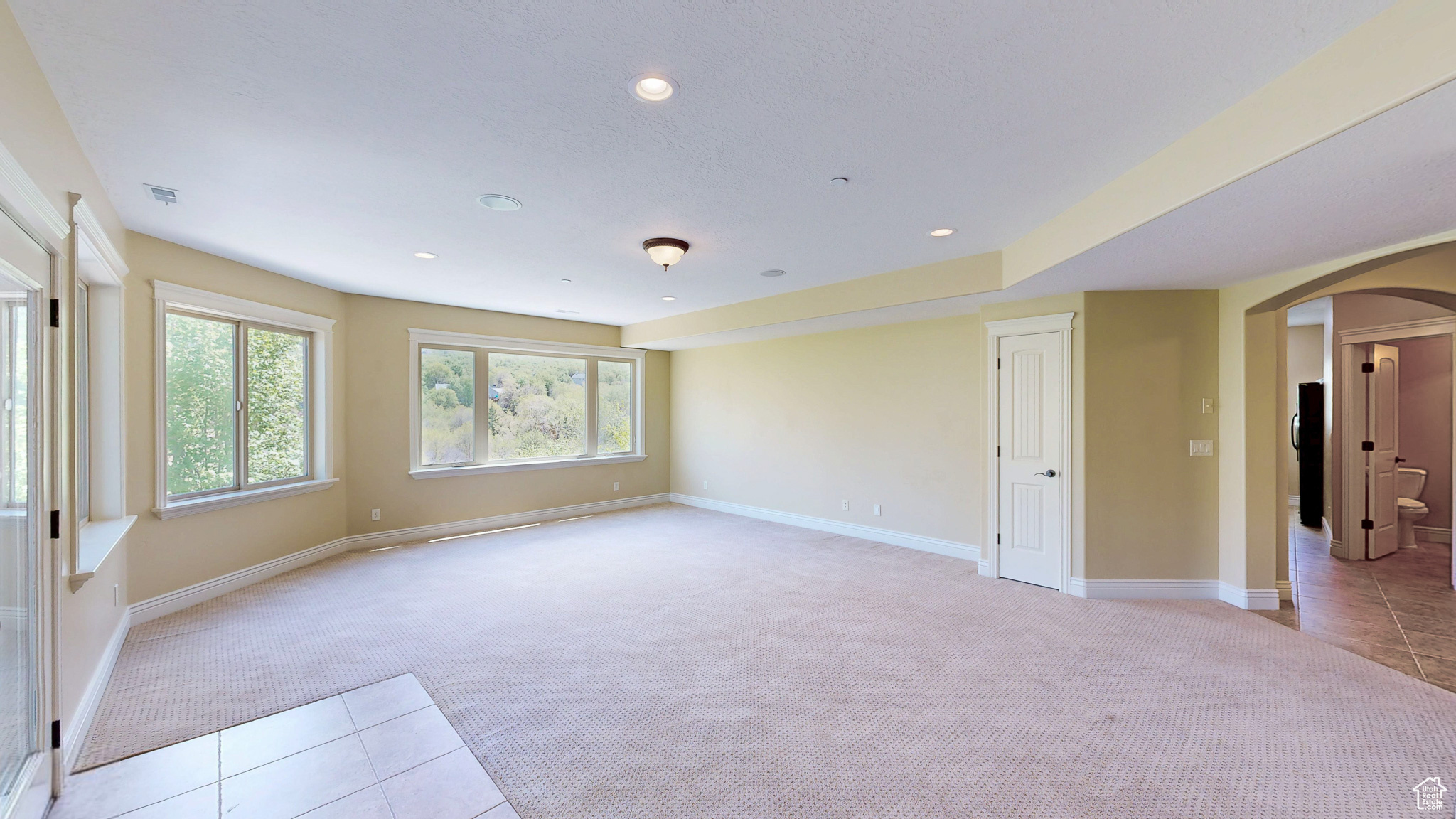 680 S OAK DR