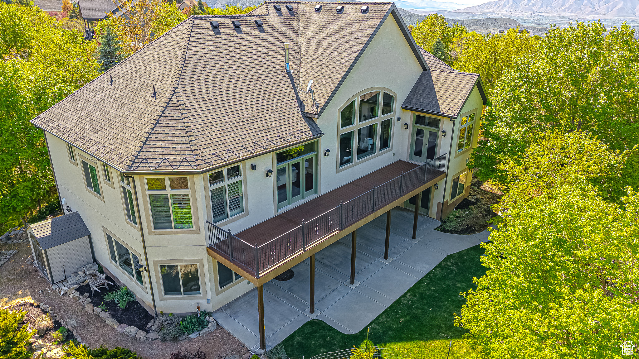 680 S OAK DR