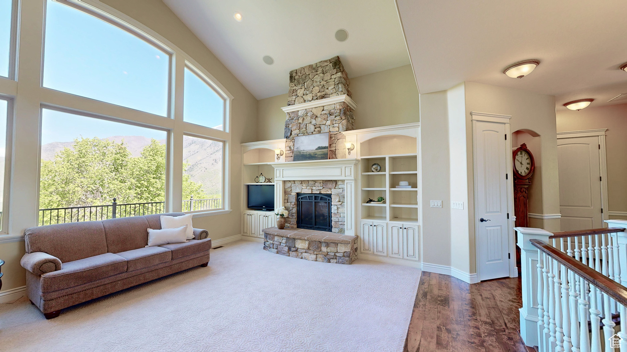 680 S OAK DR