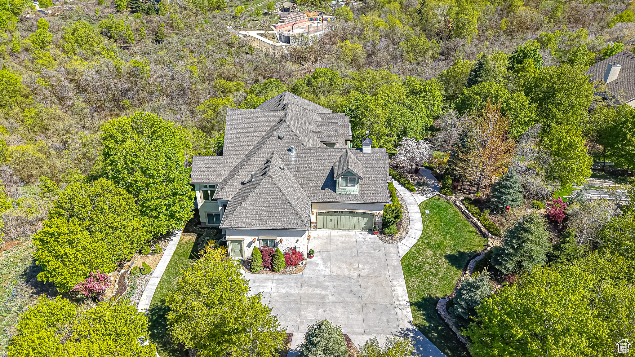 680 S OAK DR