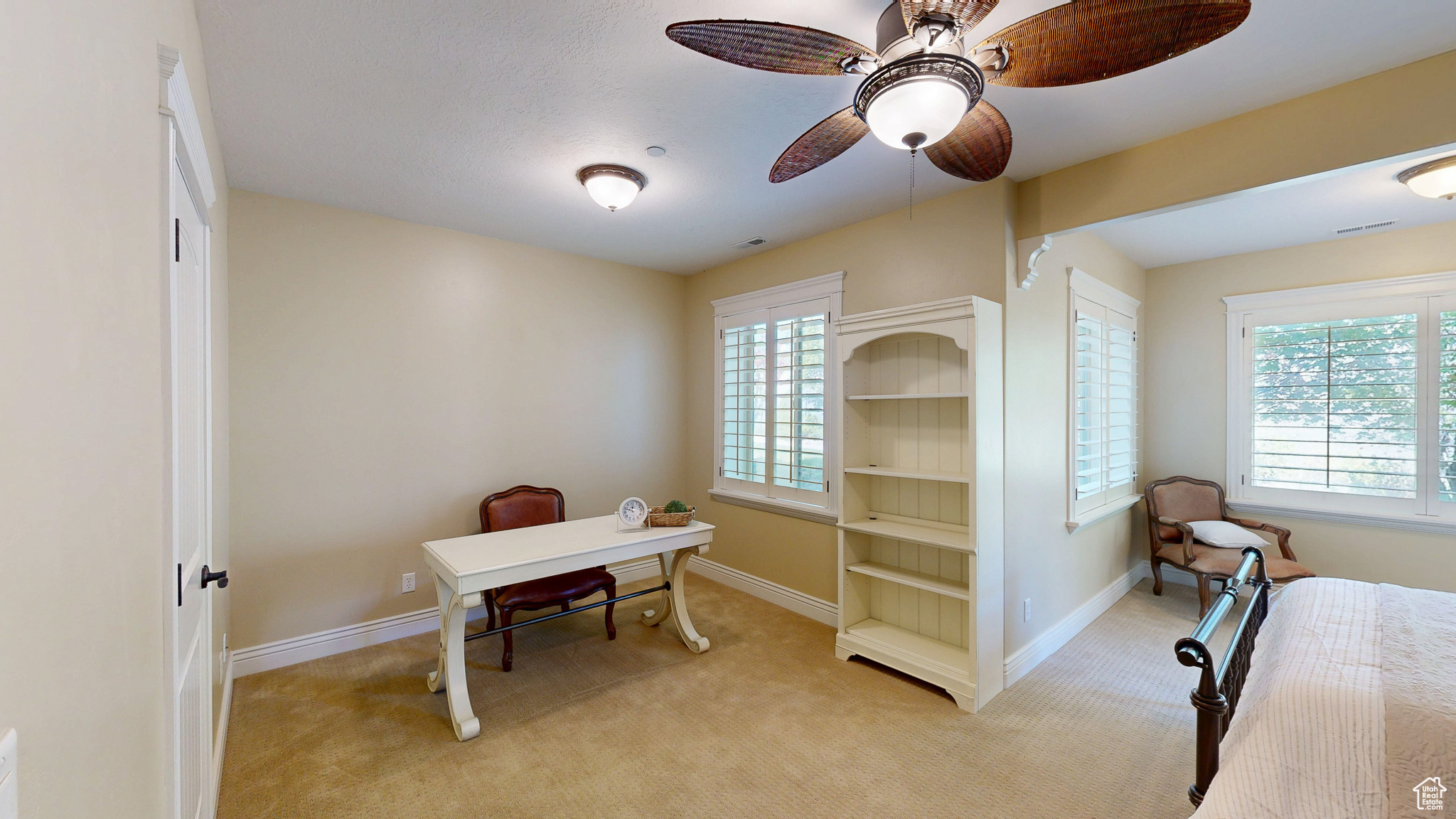 680 S OAK DR