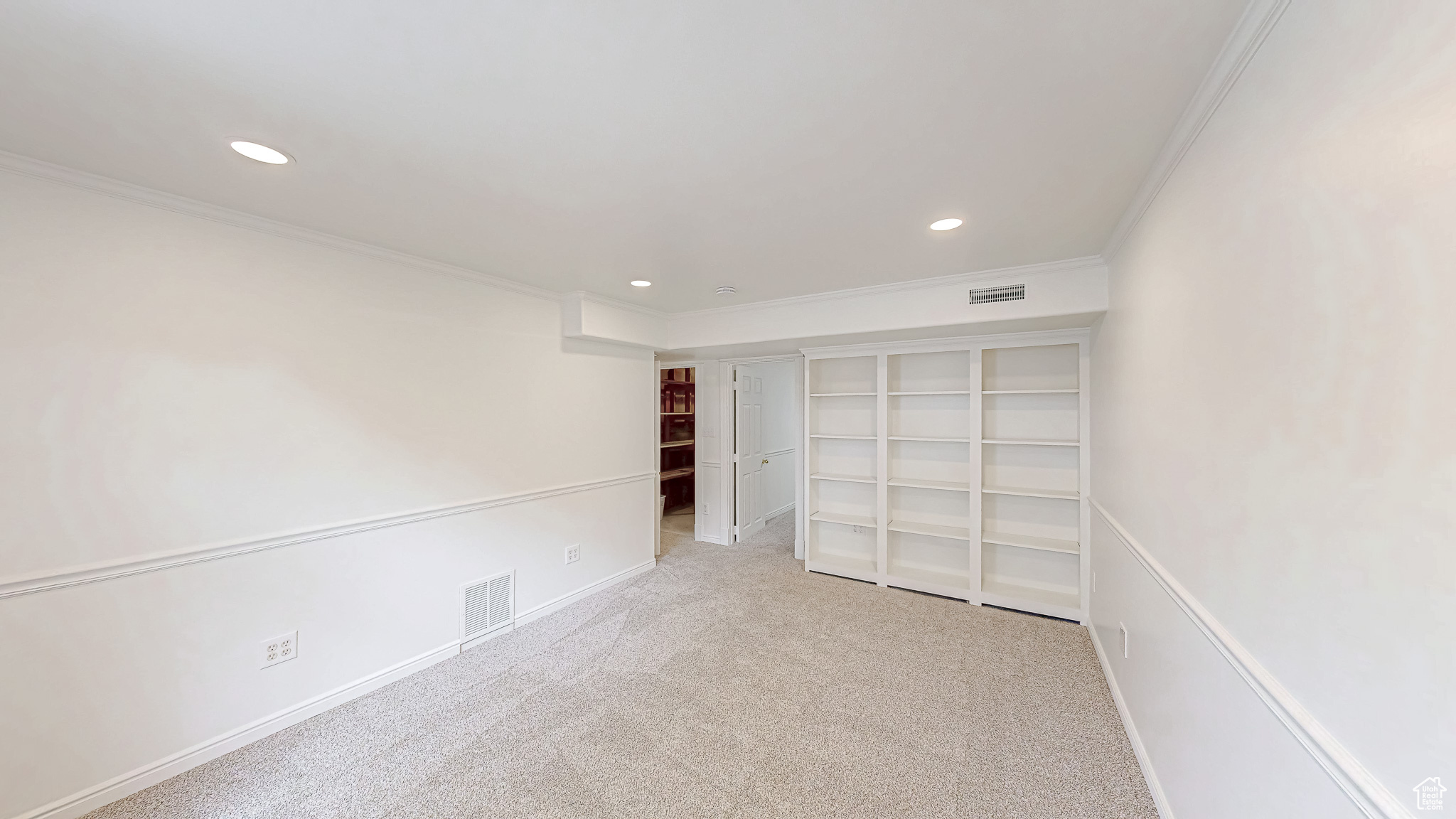 300 E MAGELLAN LN