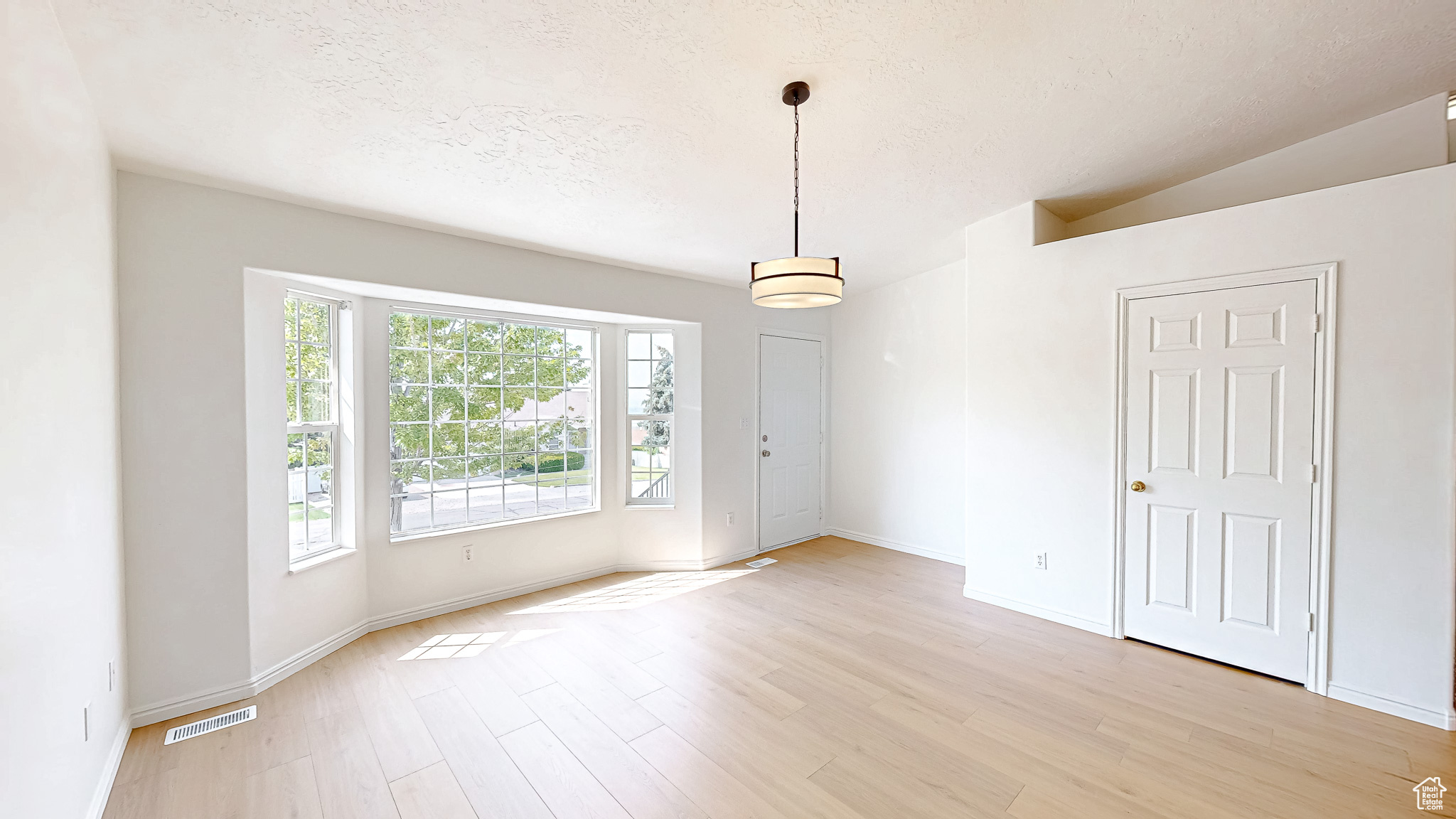 300 E MAGELLAN LN