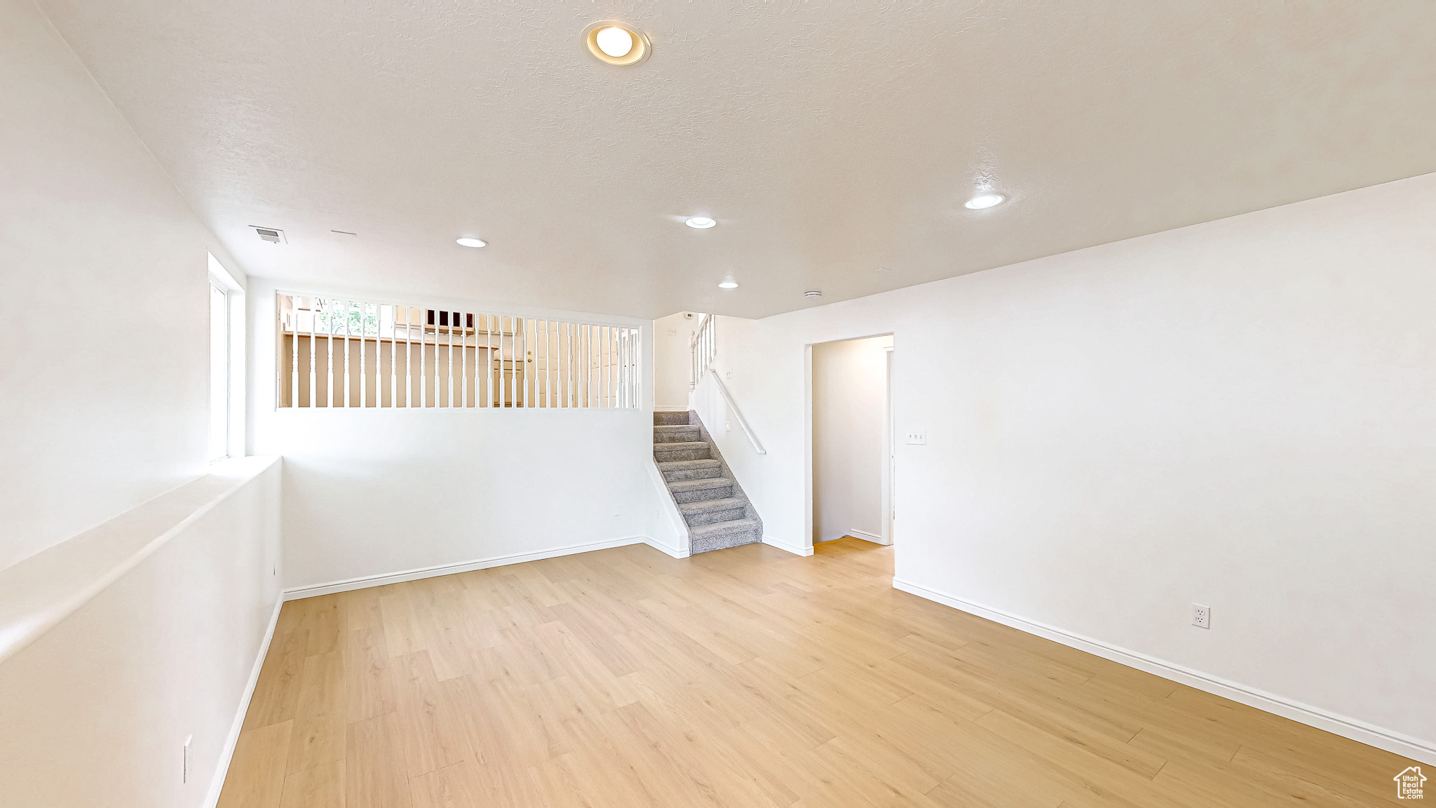 300 E MAGELLAN LN