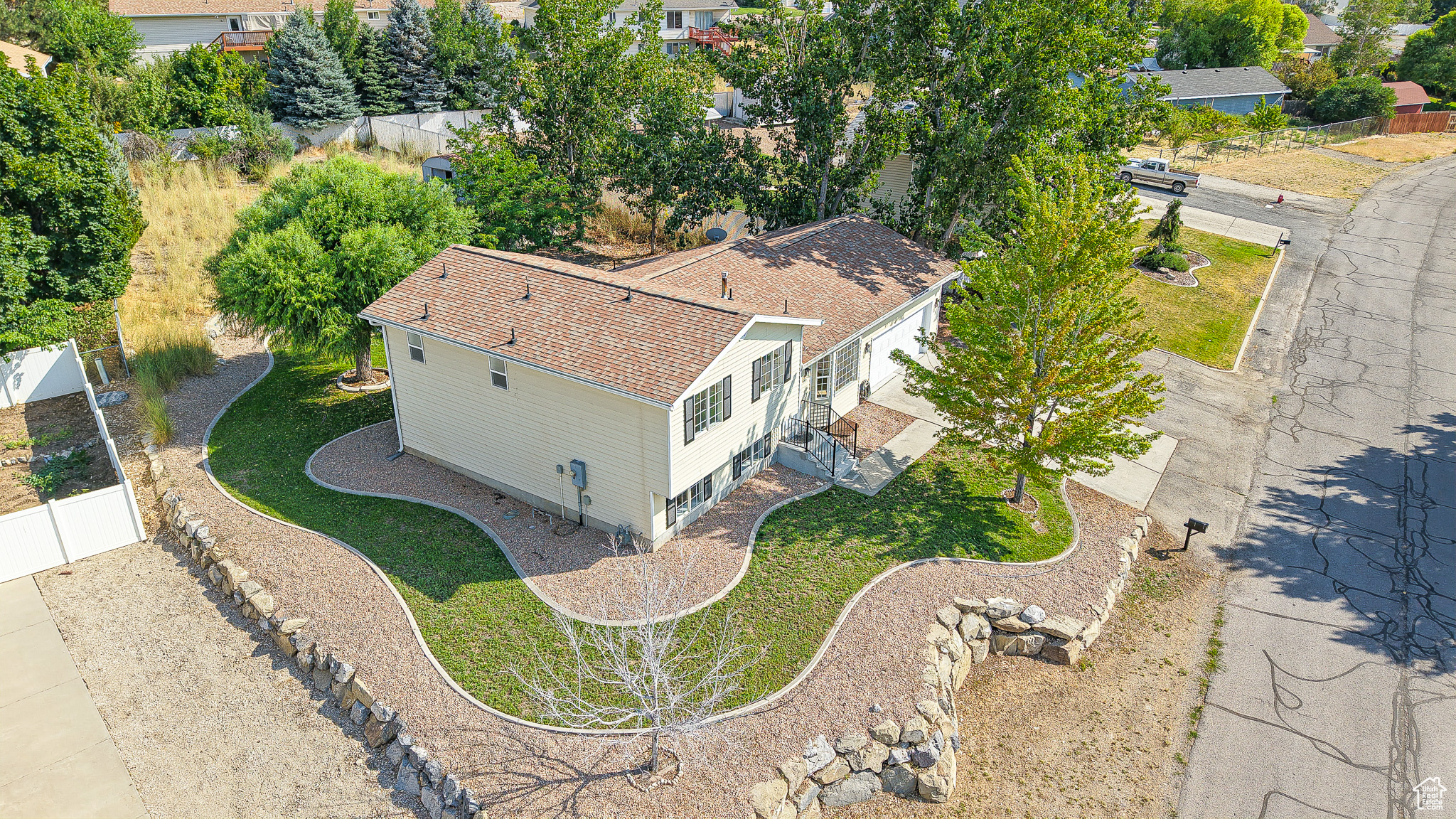 300 E MAGELLAN LN