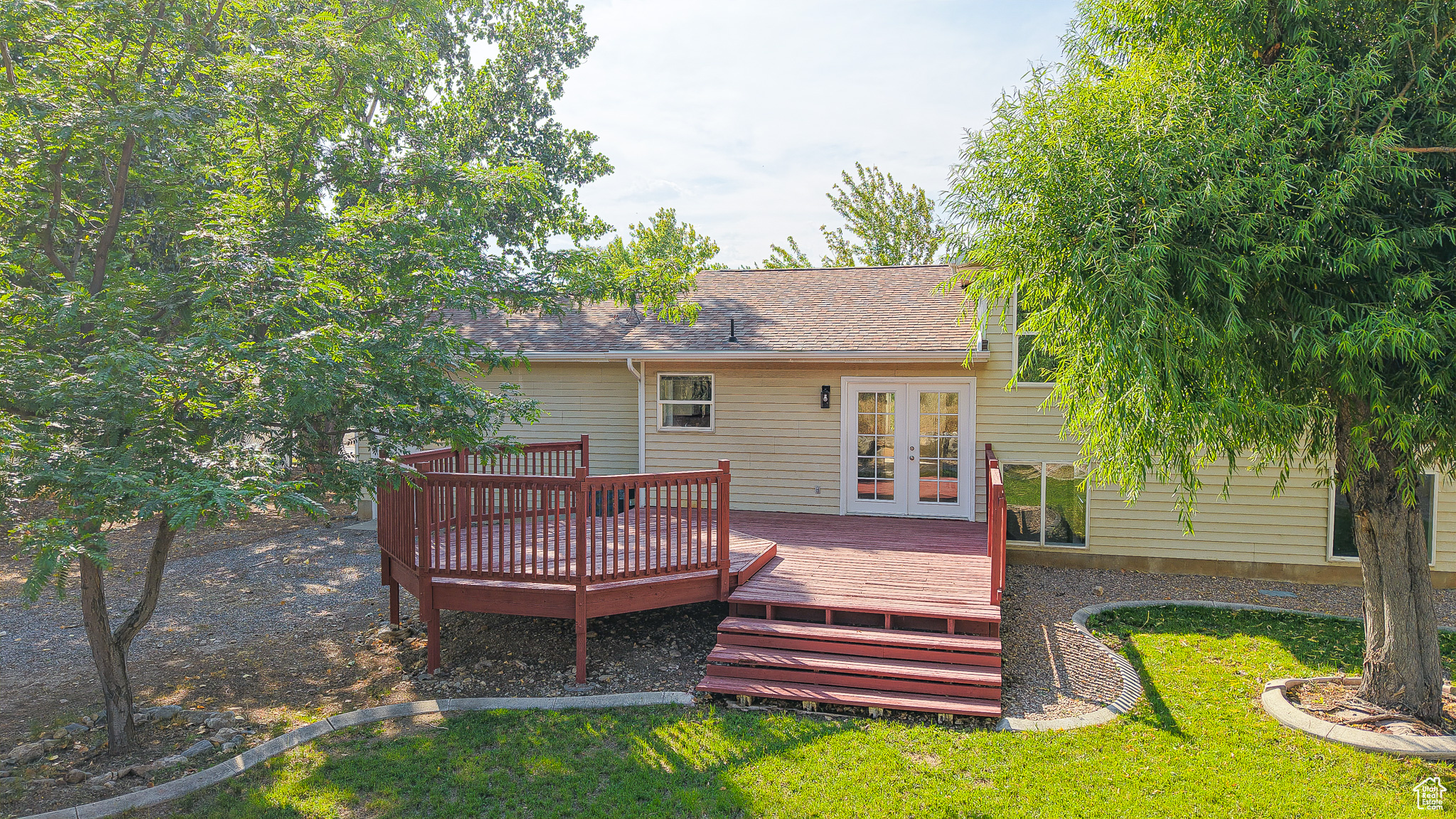 300 E MAGELLAN LN