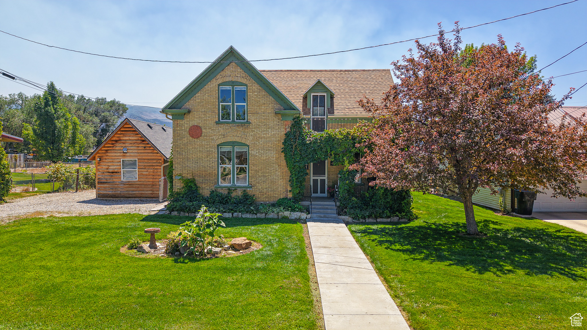 161 W CENTER ST
