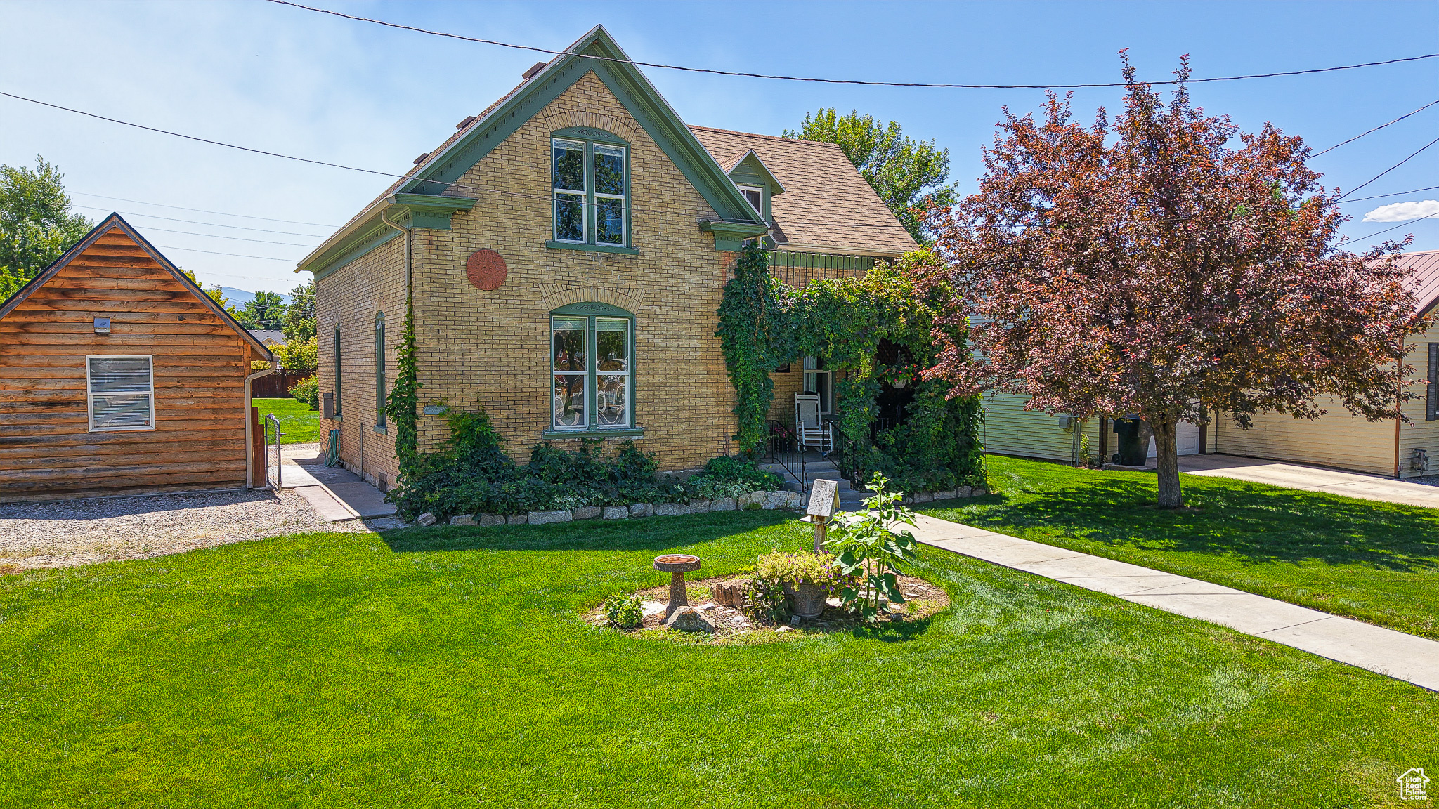 161 W CENTER ST