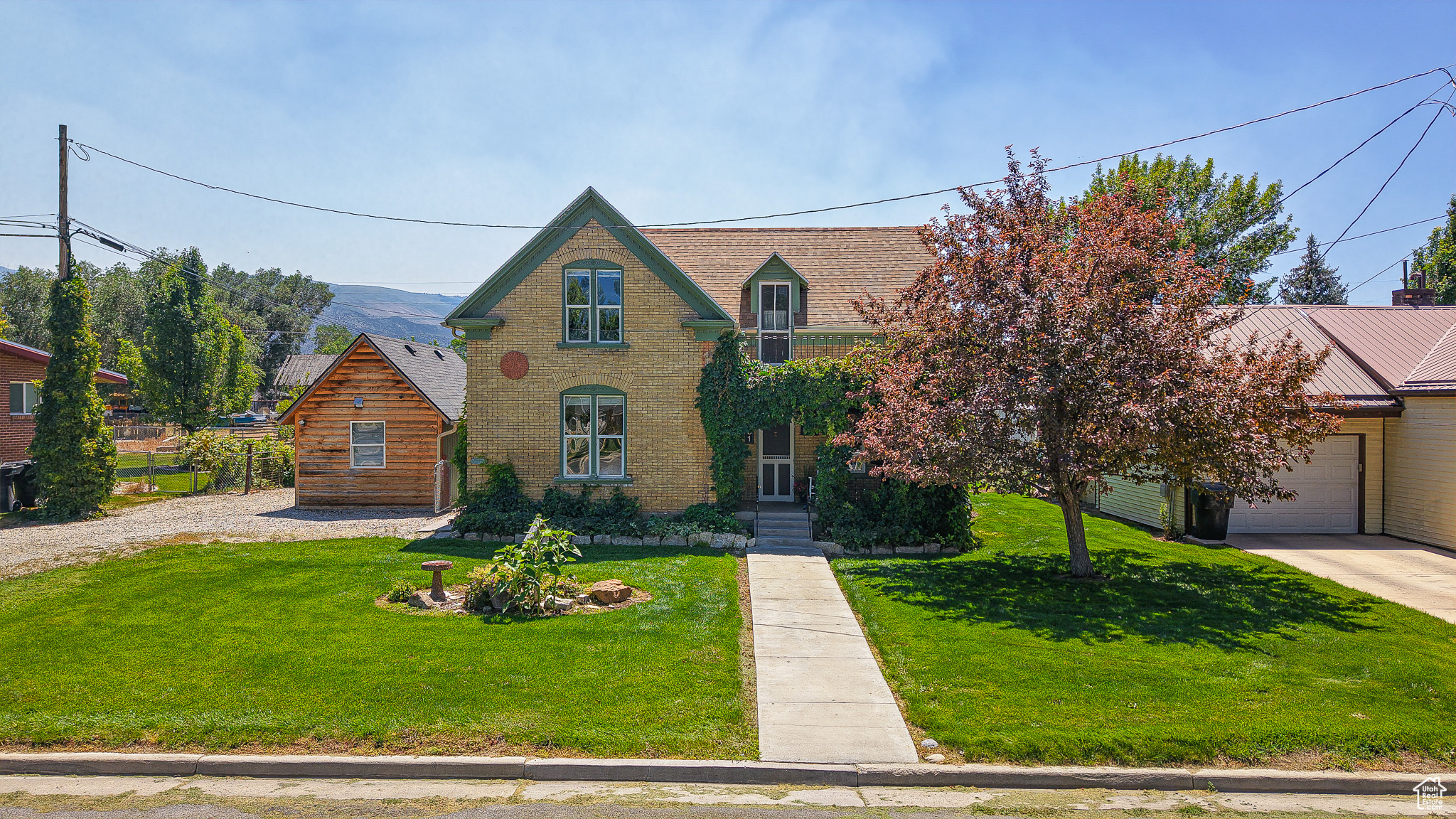 161 W CENTER ST