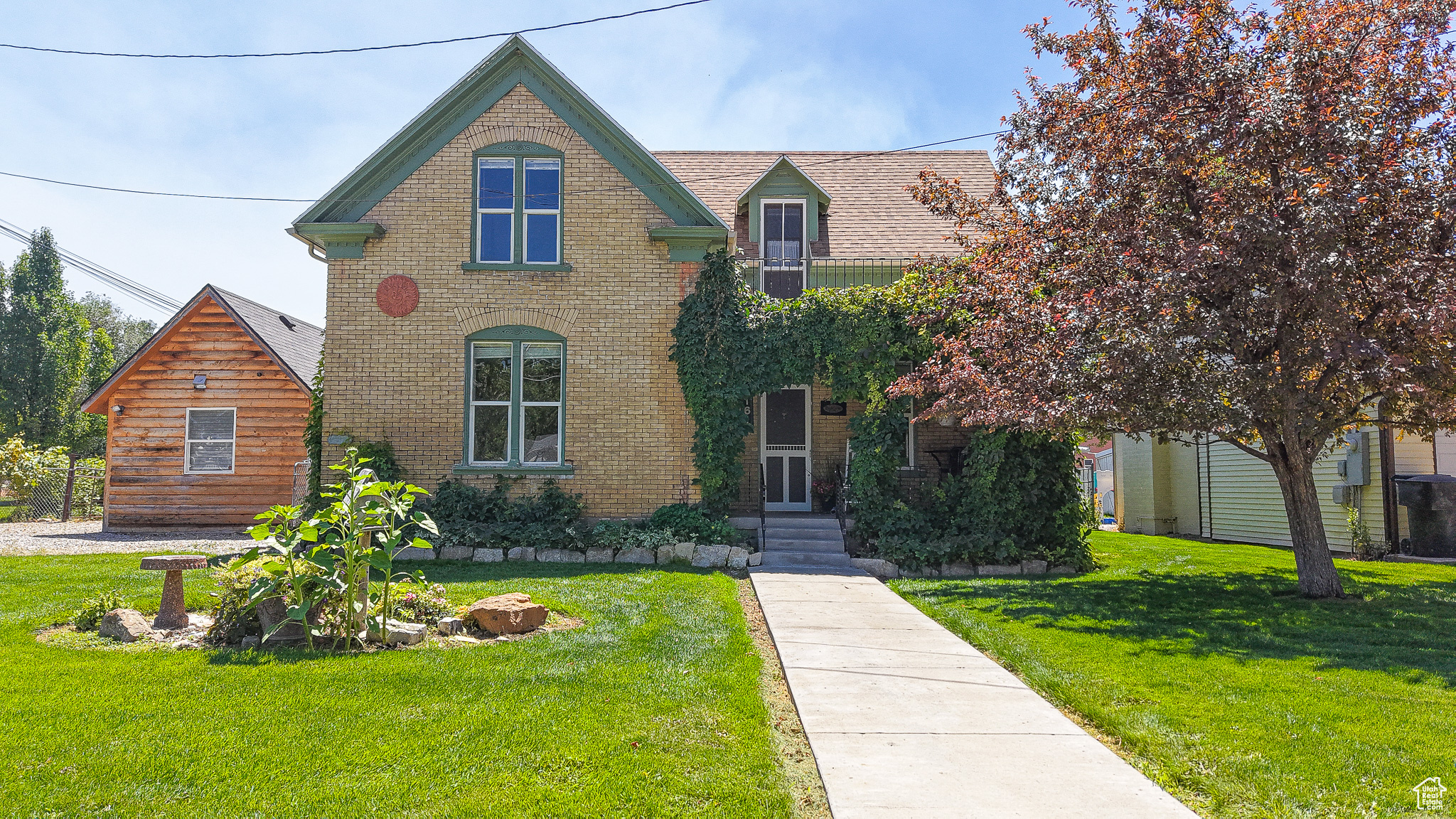 161 W CENTER ST