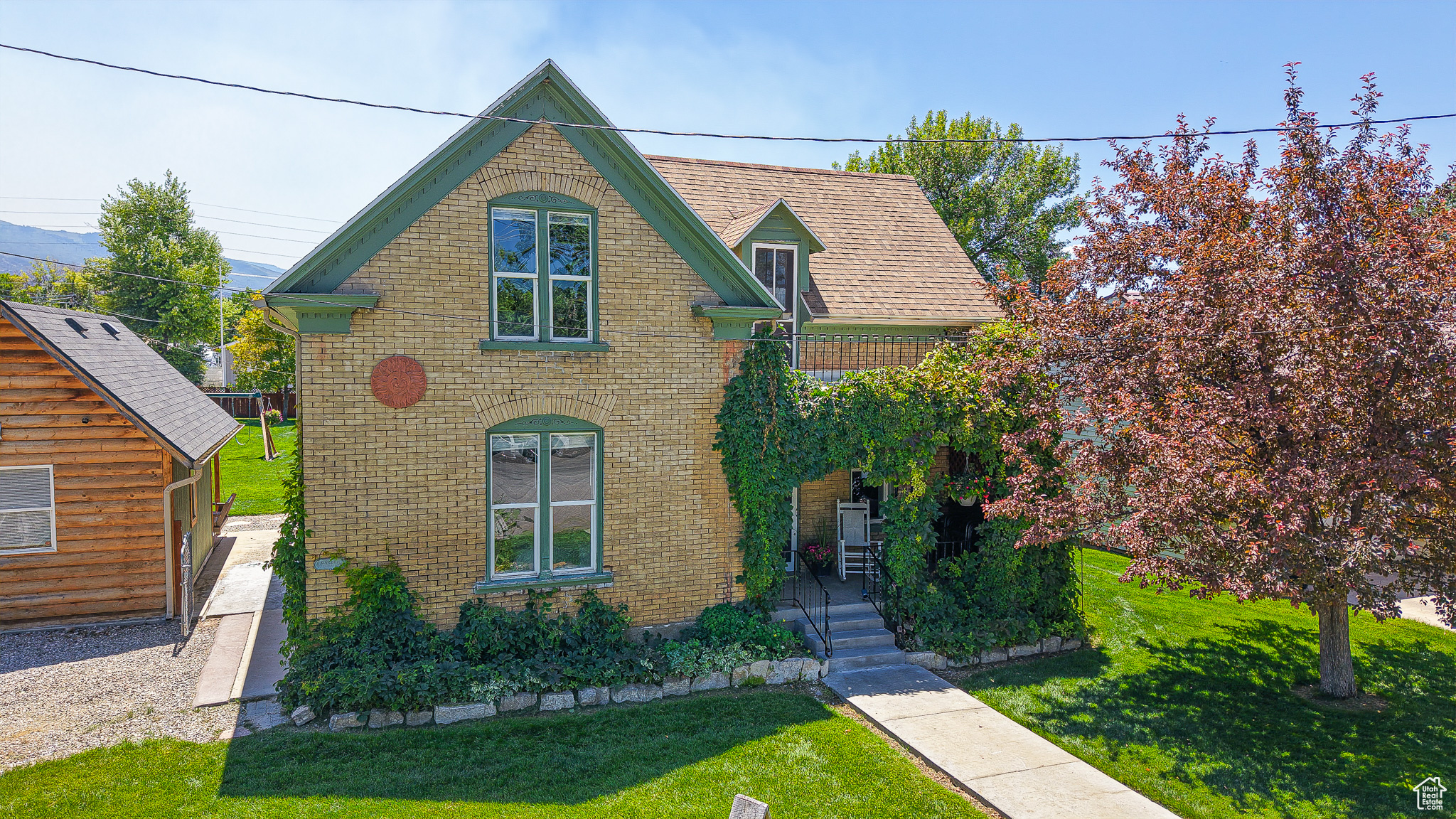 161 W CENTER ST