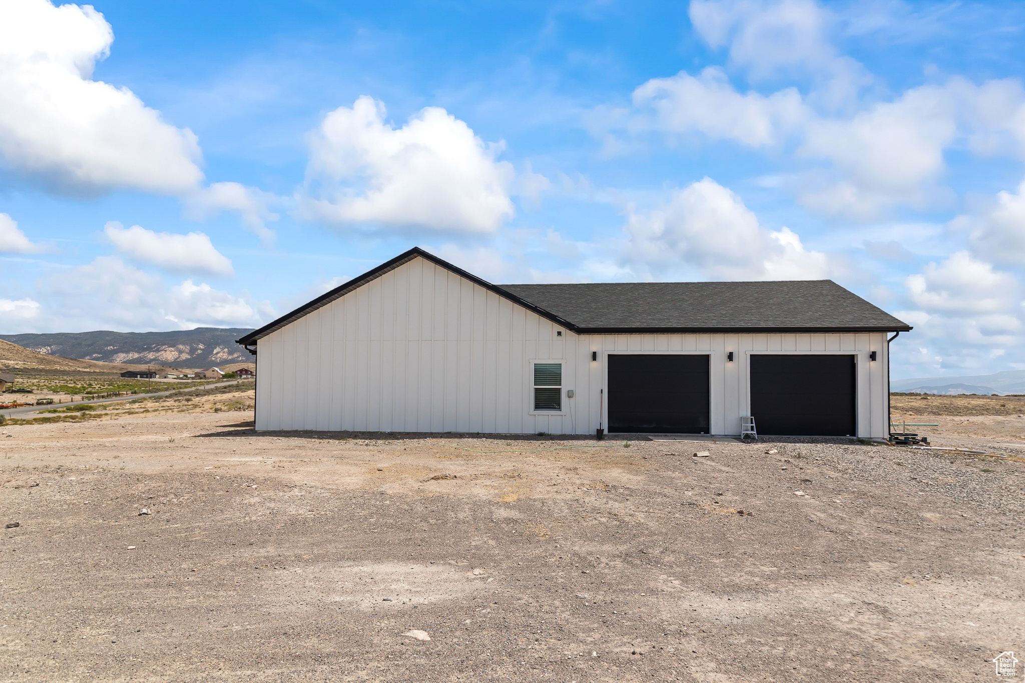 1218 E HIGHLINE RD