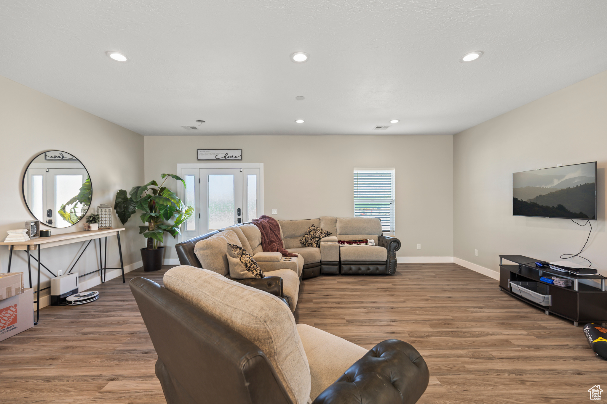 1218 E HIGHLINE RD