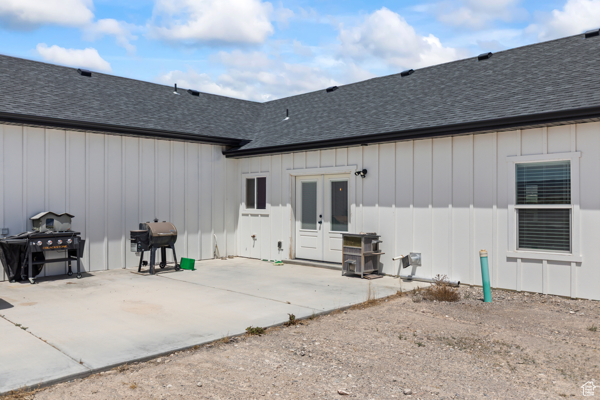 1218 E HIGHLINE RD