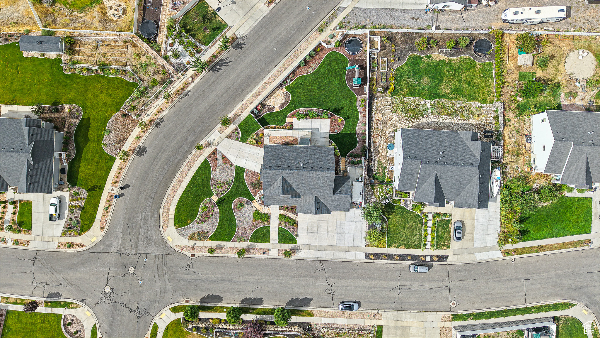 37 E MEADOW LARK LN