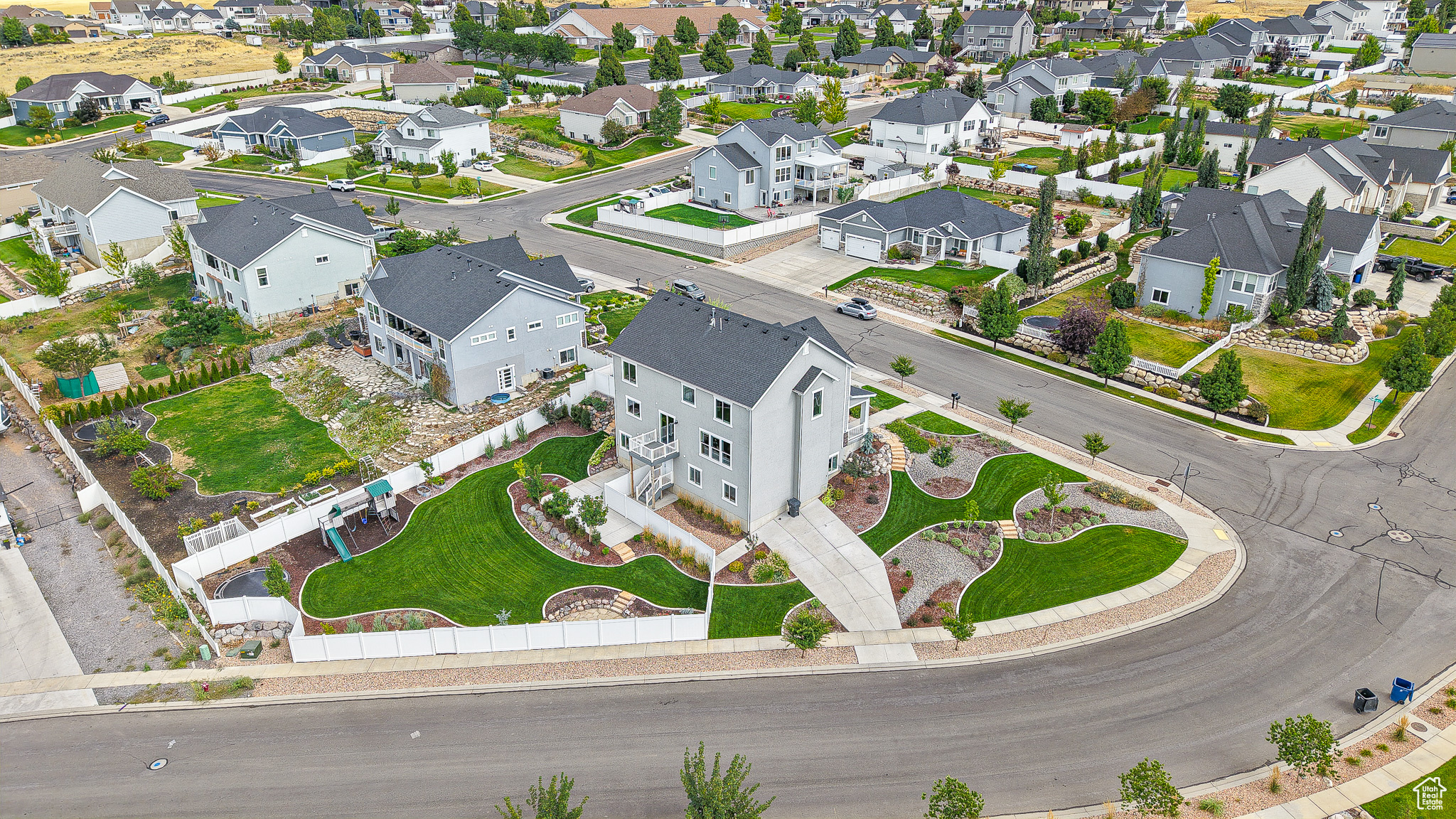 37 E MEADOW LARK LN
