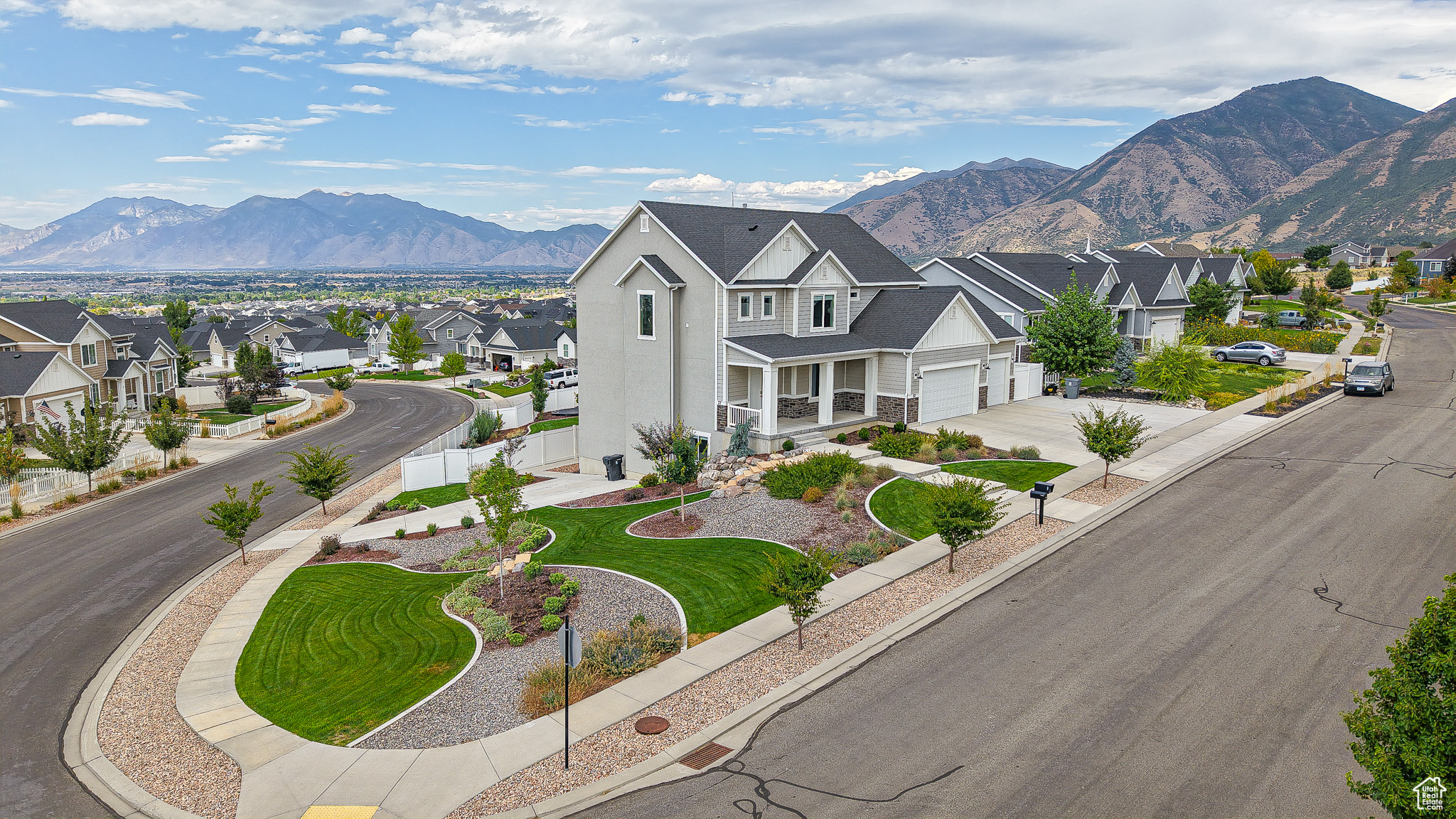 37 E MEADOW LARK LN