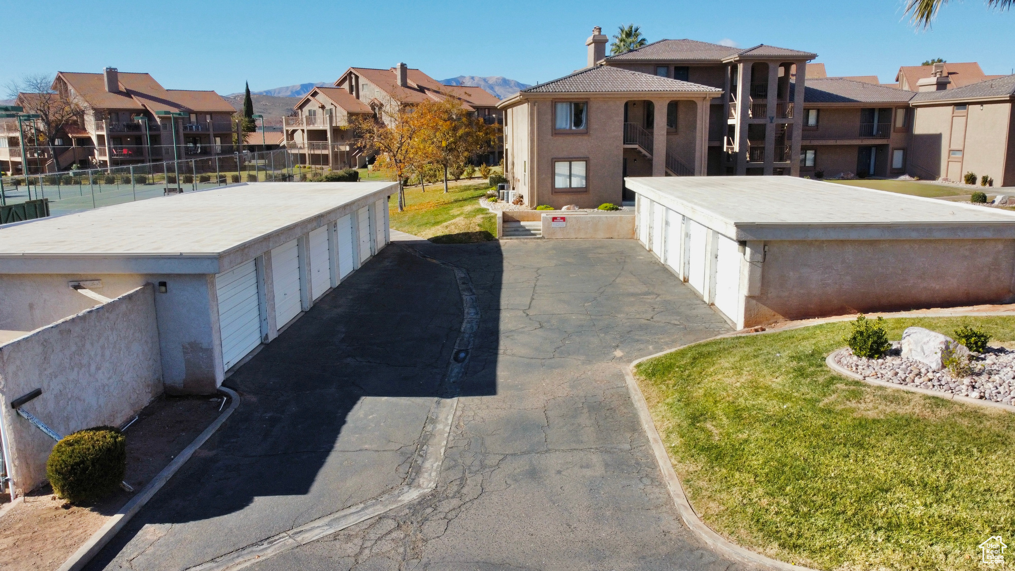 860 S VILLAGE RD #Y8