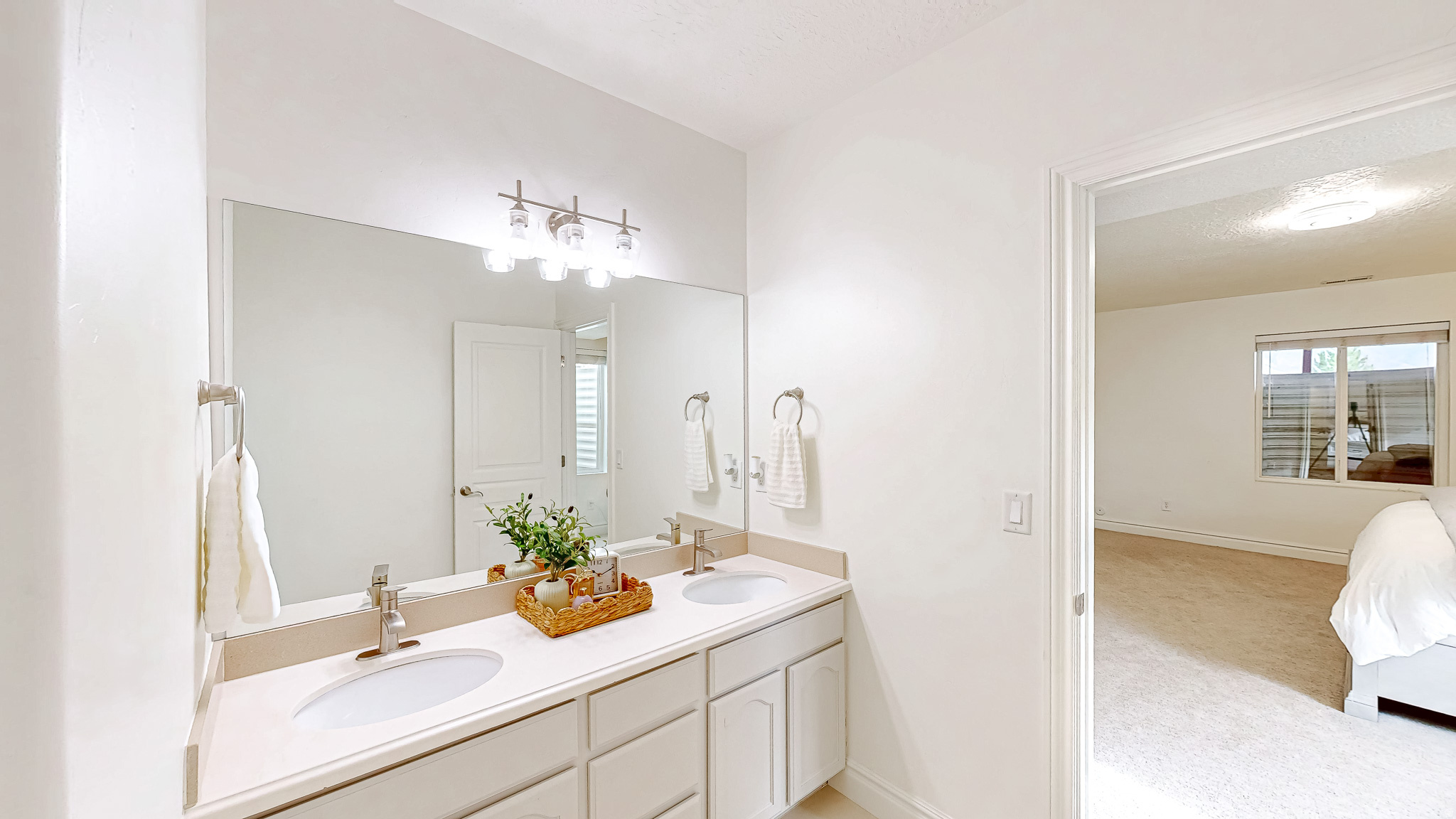 11578 N BROADLEAF HOLLOW LN