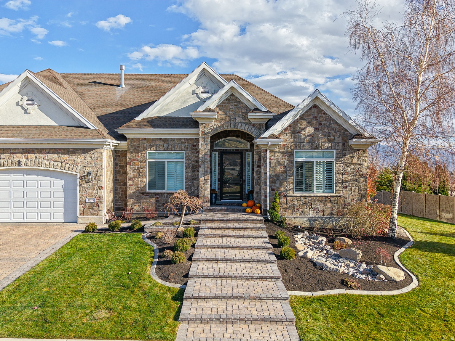 11578 N BROADLEAF HOLLOW LN