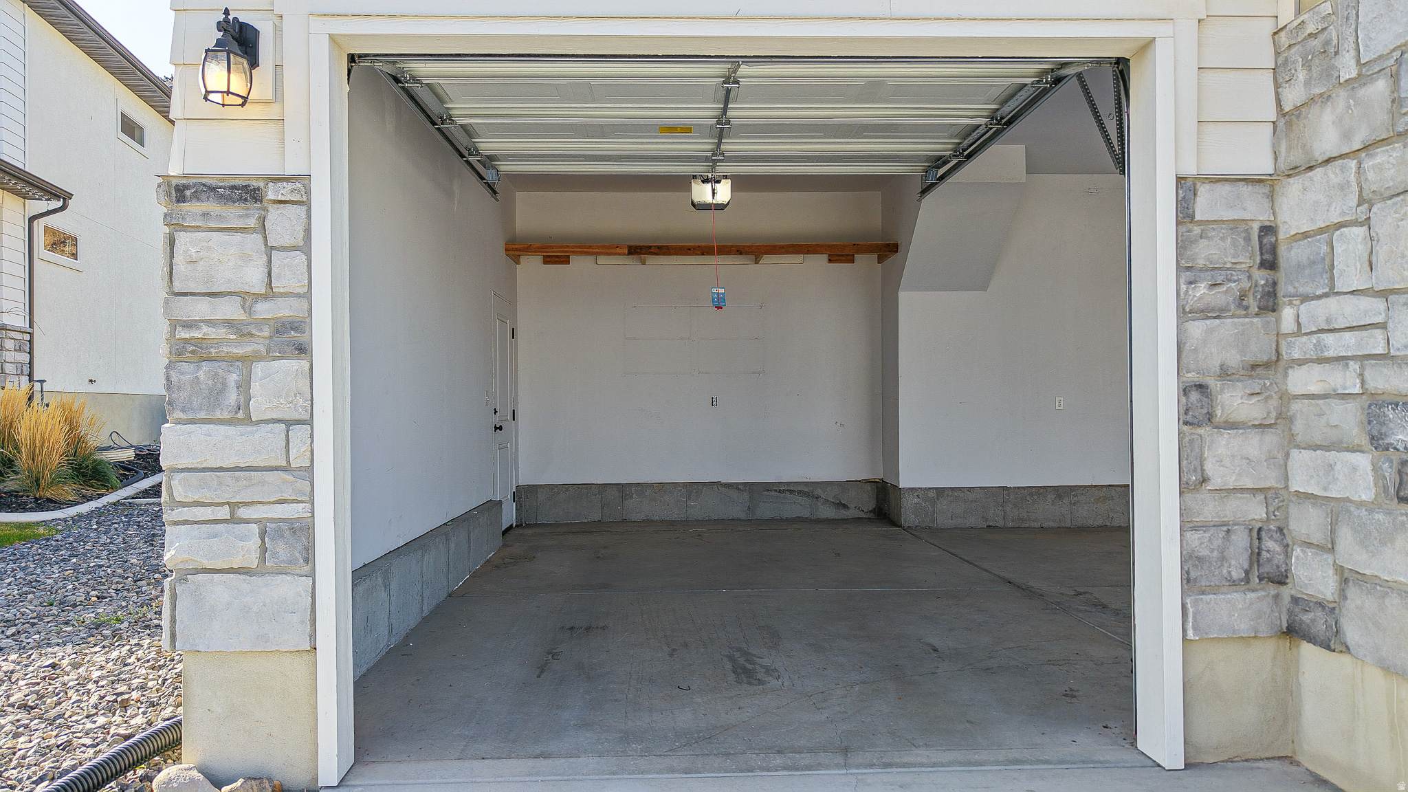 1816 S FREESTONE BLVD