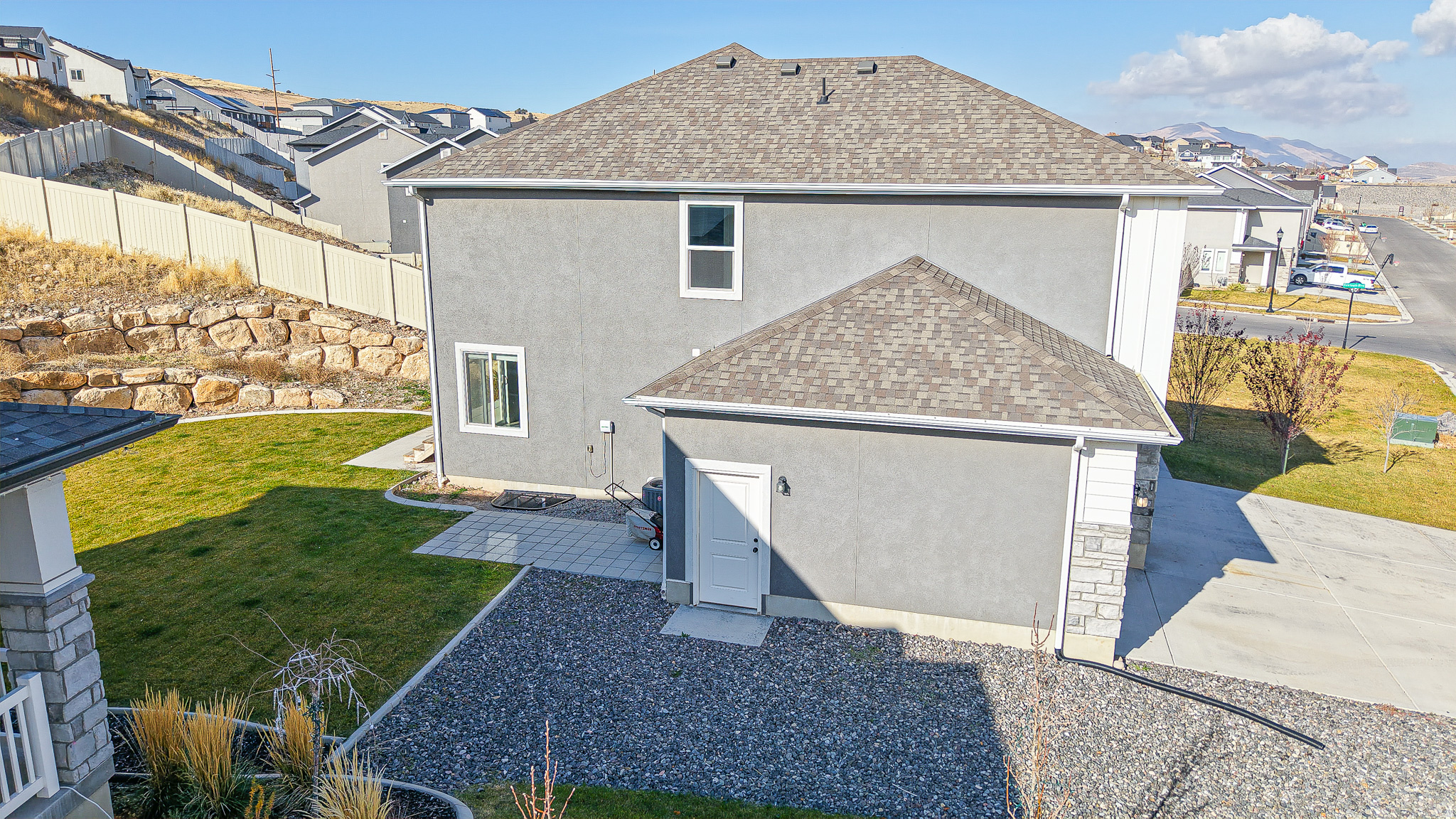 1816 S FREESTONE BLVD