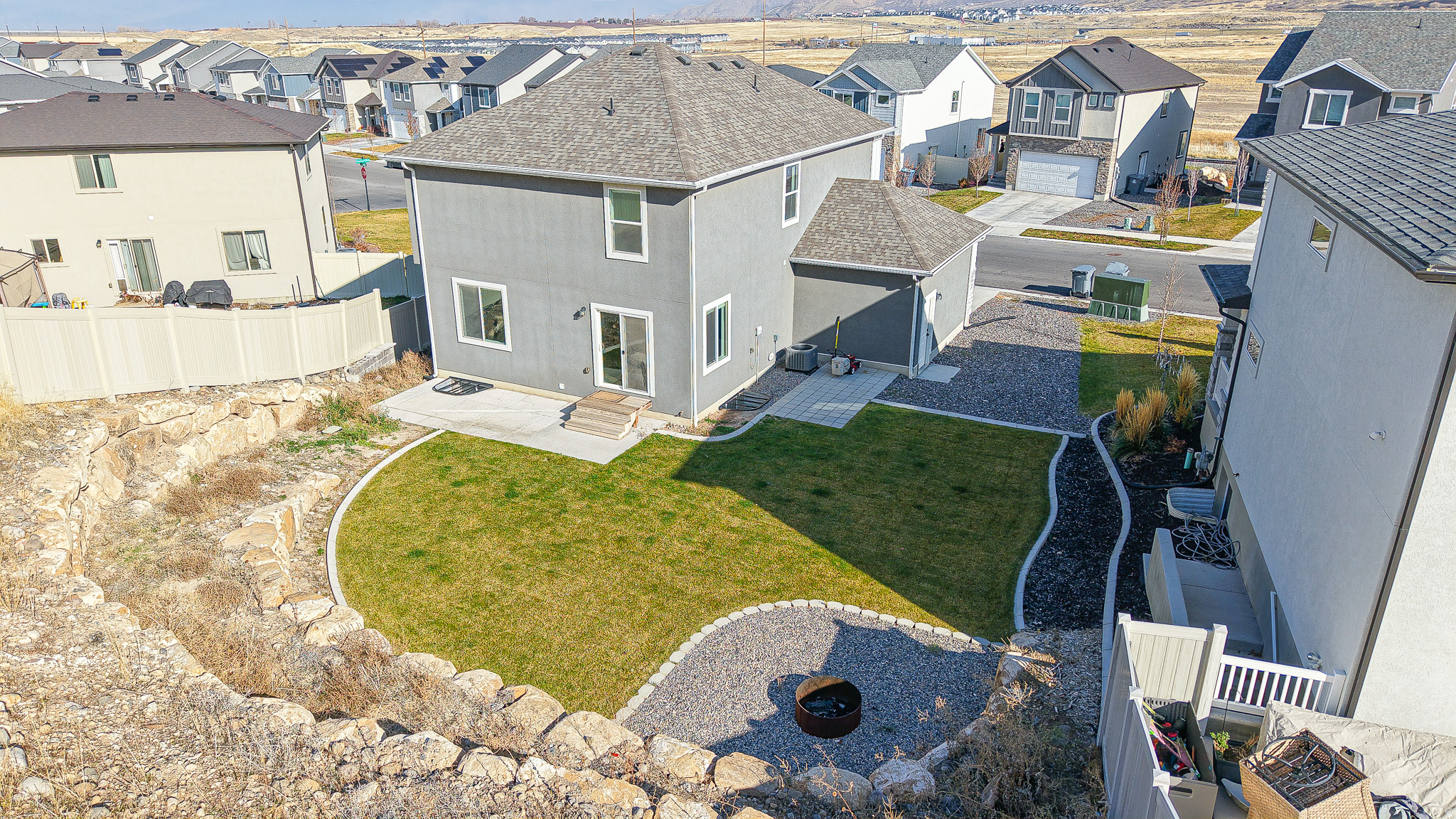 1816 S FREESTONE BLVD